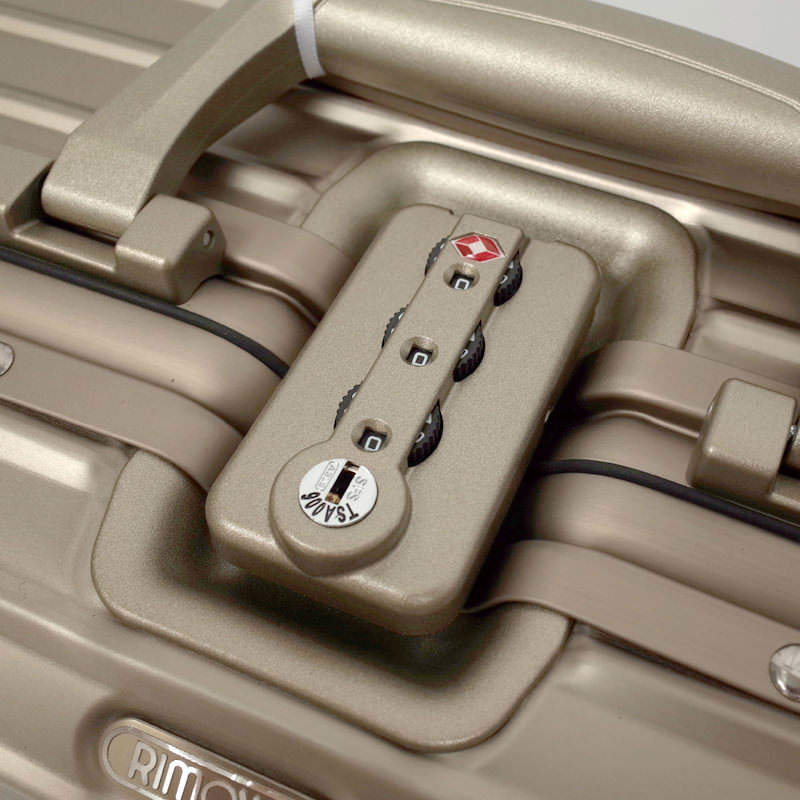 リモワ トパーズ チタニウム 923.40.03.2 28リットル 2輪