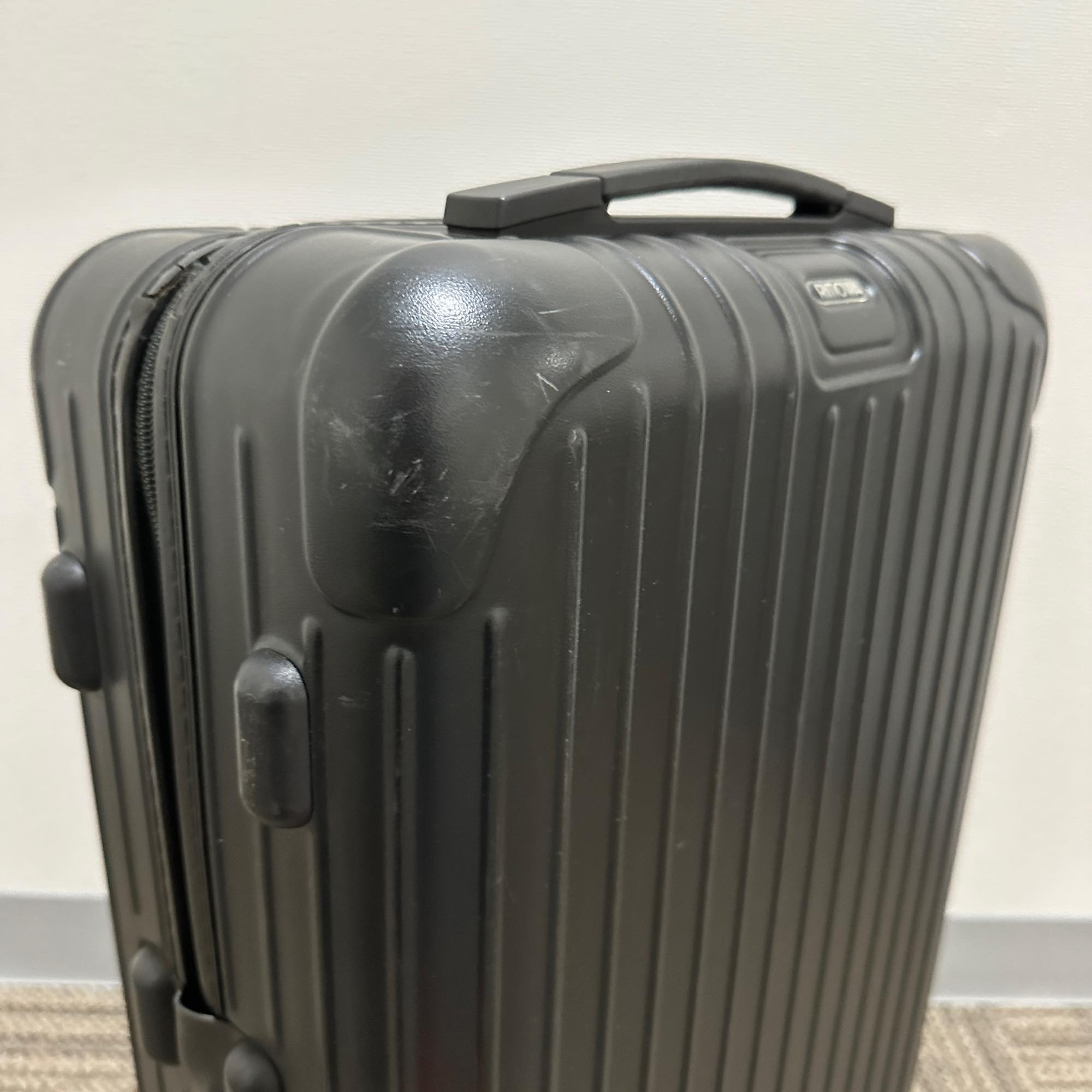【ジャンク】リモワ サルサ 811.52.32.4 ジャンク商品 32リットル 4輪