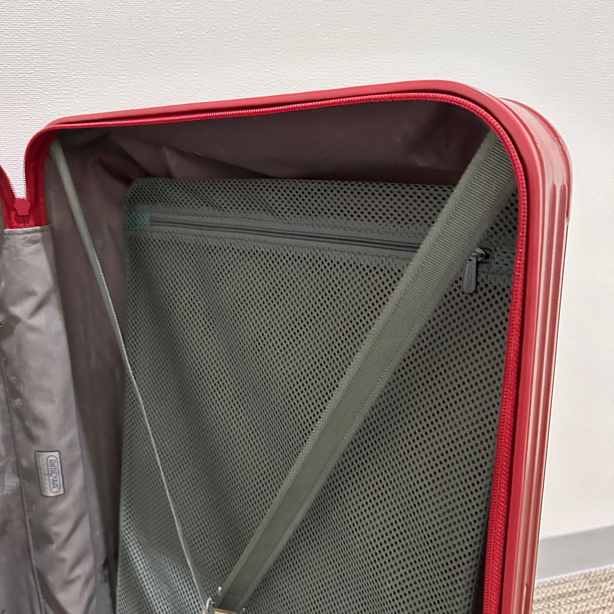 【ジャンク】リモワ サルサ 875.63 ジャンク商品 61リットル