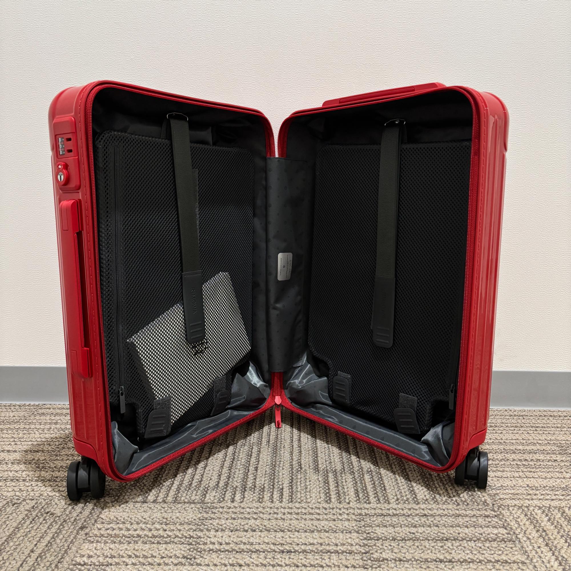 リモワ エッセンシャル 832.52.65.4 キャビンS アウトレット品 34L レッド