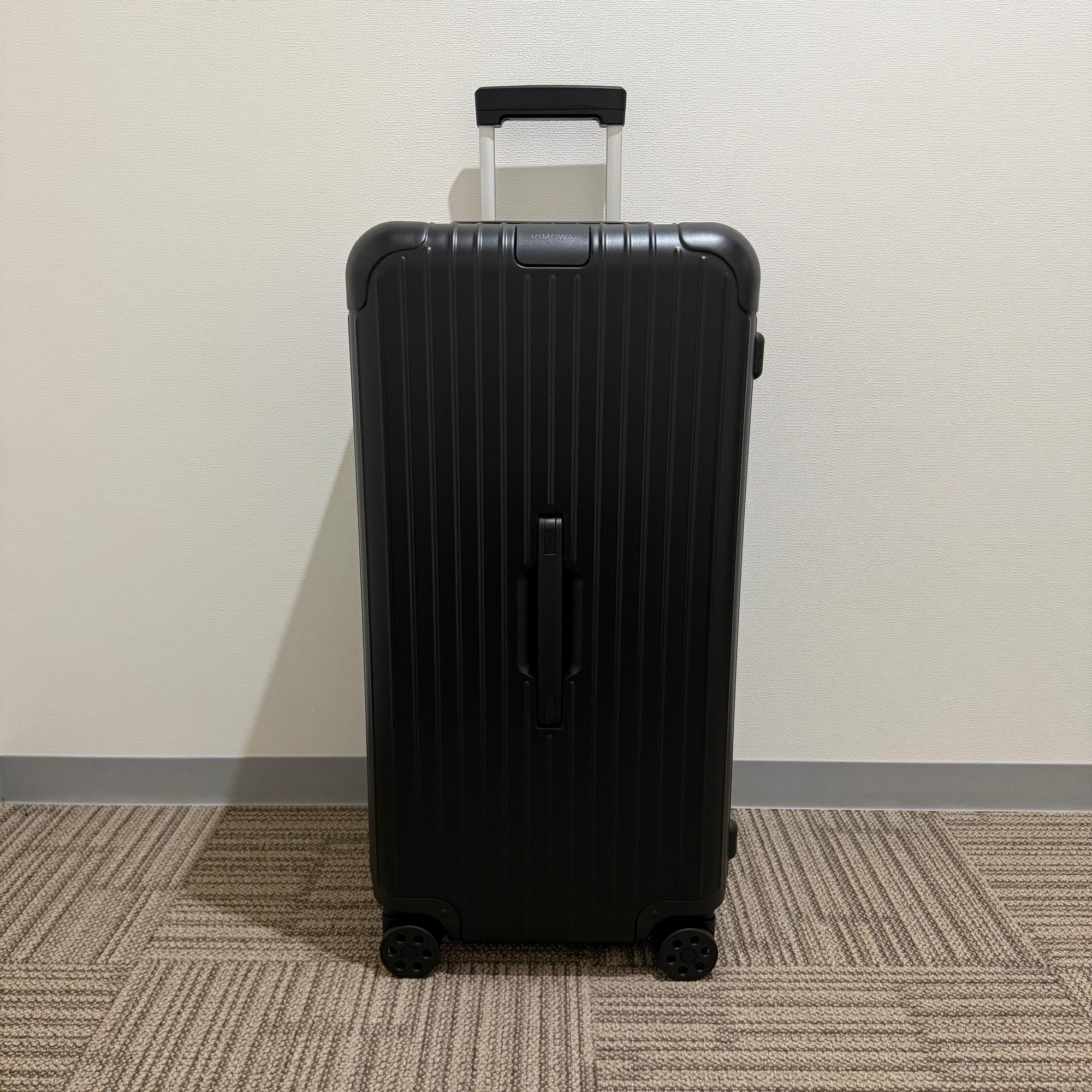 リモワ エッセンシャル 832.80 アウトレット商品 トランク101L マットブルー