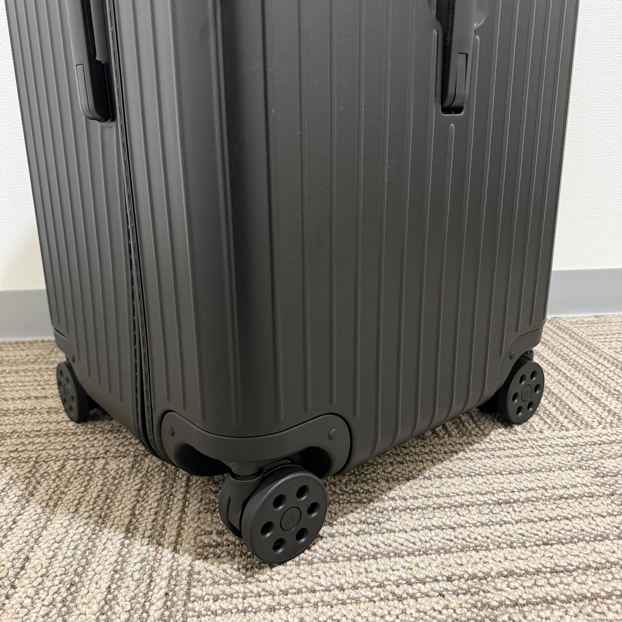 リモワ エッセンシャル 832.80 アウトレット商品 トランク101L マットブルー