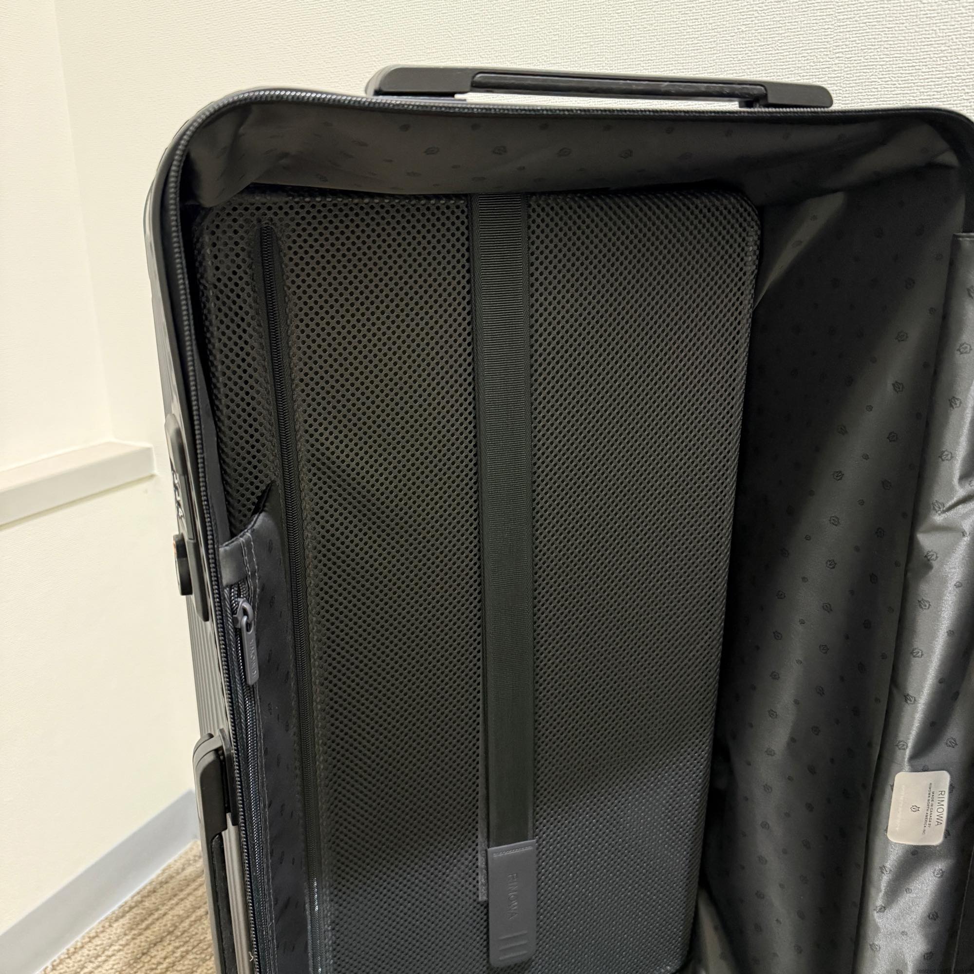 リモワ エッセンシャル 832.80 アウトレット商品 トランク101L マットブルー