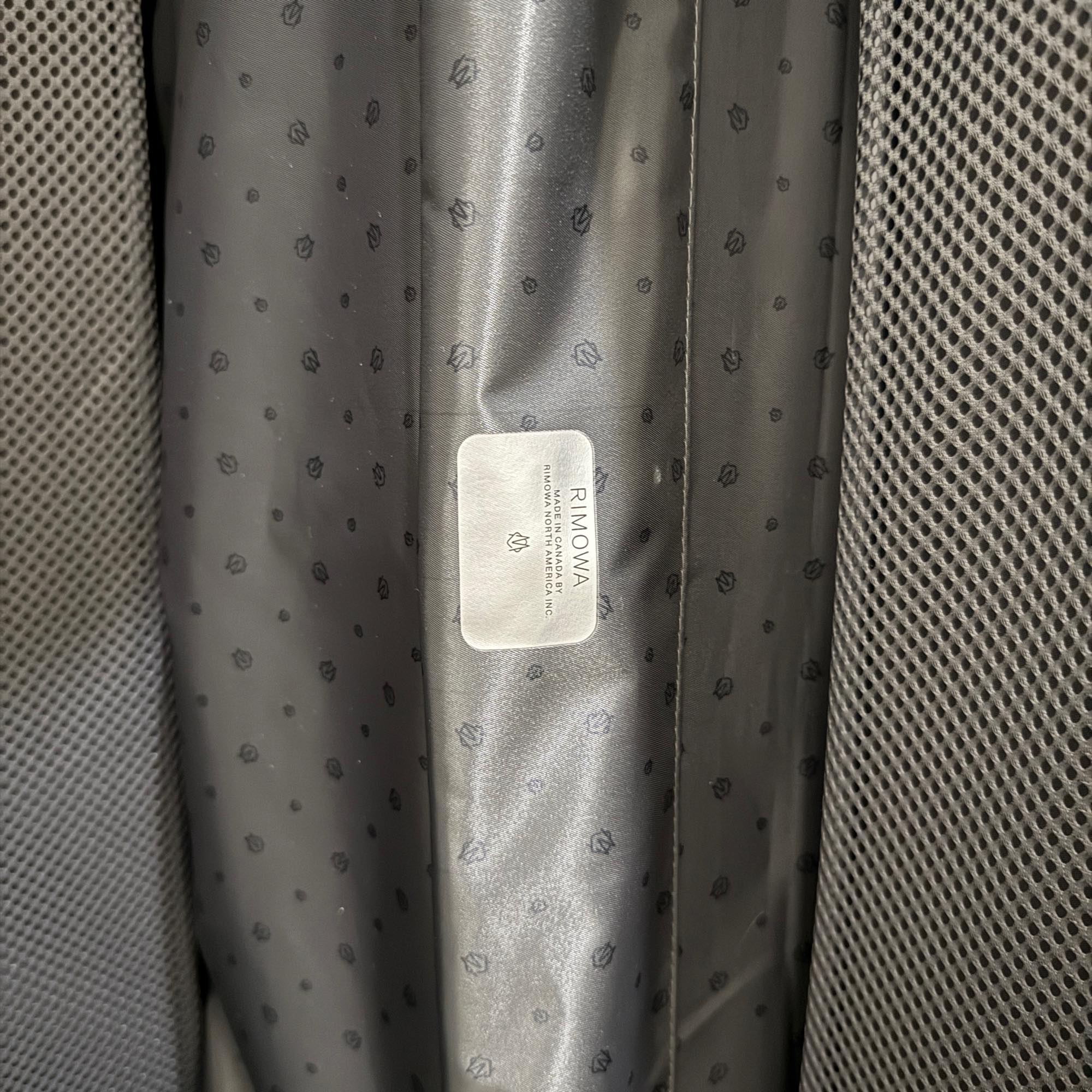 リモワ エッセンシャル 832.80.63.4 トランクプラス アウトレット品 101L マットブラック