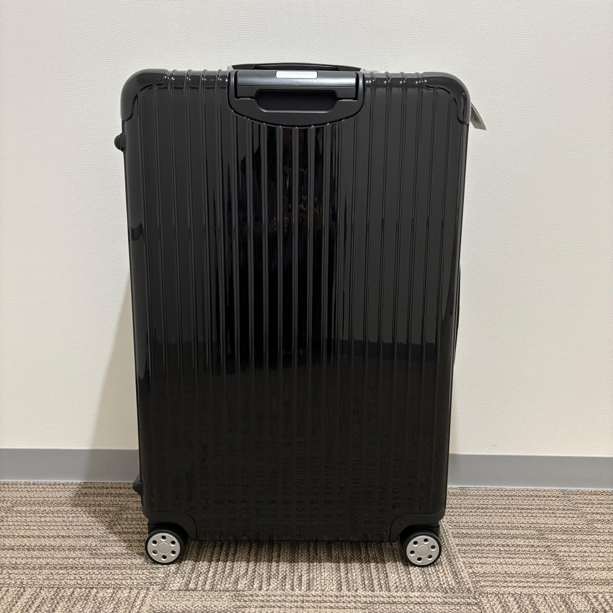 リモワ サルサ デラックス 830.77.50.4 97リットル 新品 4輪