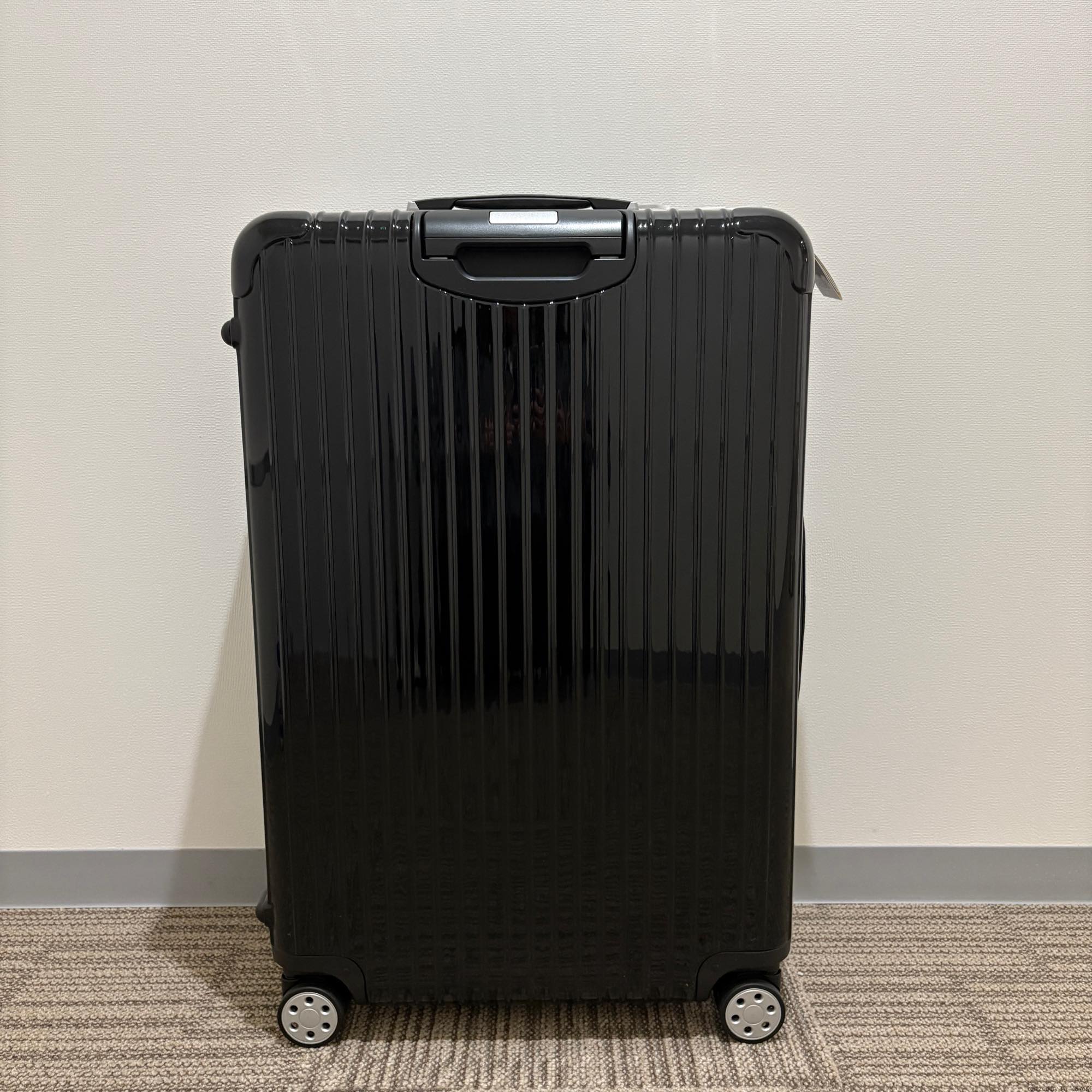 リモワ サルサ デラックス 830.77.50.4 97リットル 新品 4輪