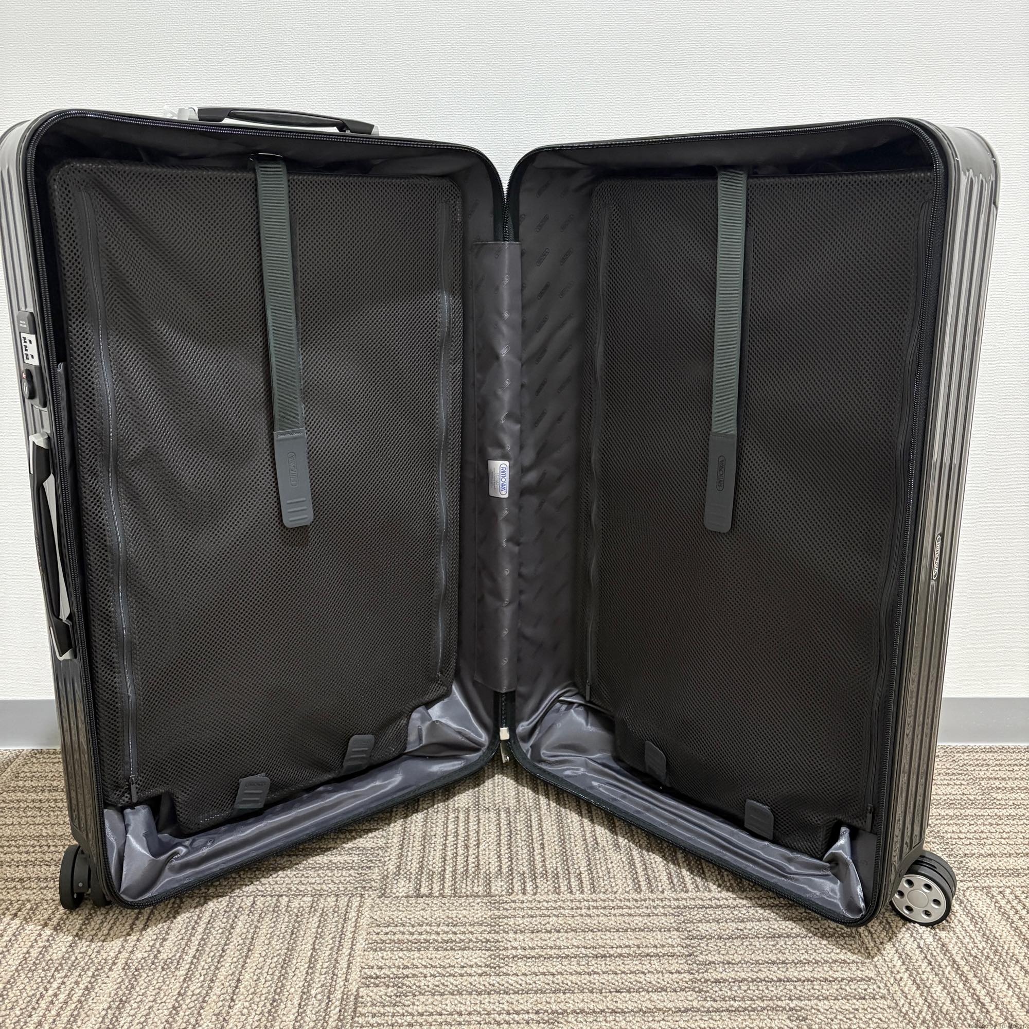 リモワ サルサ デラックス 830.77.50.4 97リットル 新品 4輪