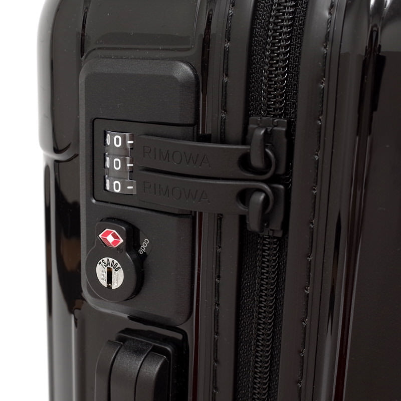 リモワ エッセンシャル 832.52.62.4 キャビンS 34L ブラック 在庫商品
