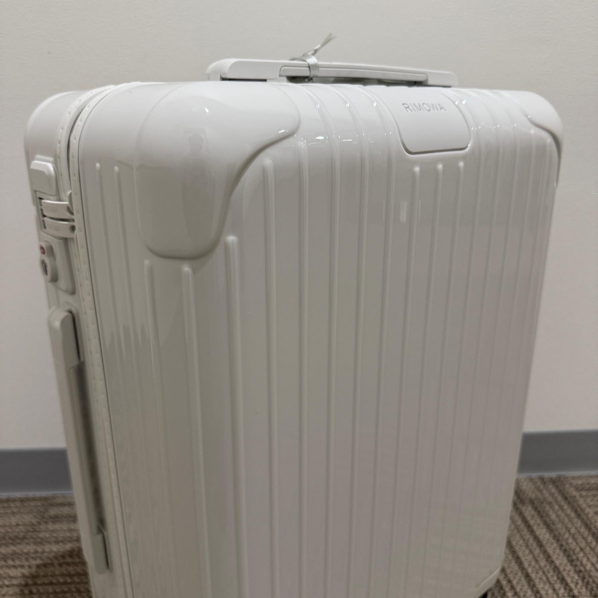 リモワ エッセンシャル 832.53.66.1 キャビン 37L 在庫商品 ホワイト