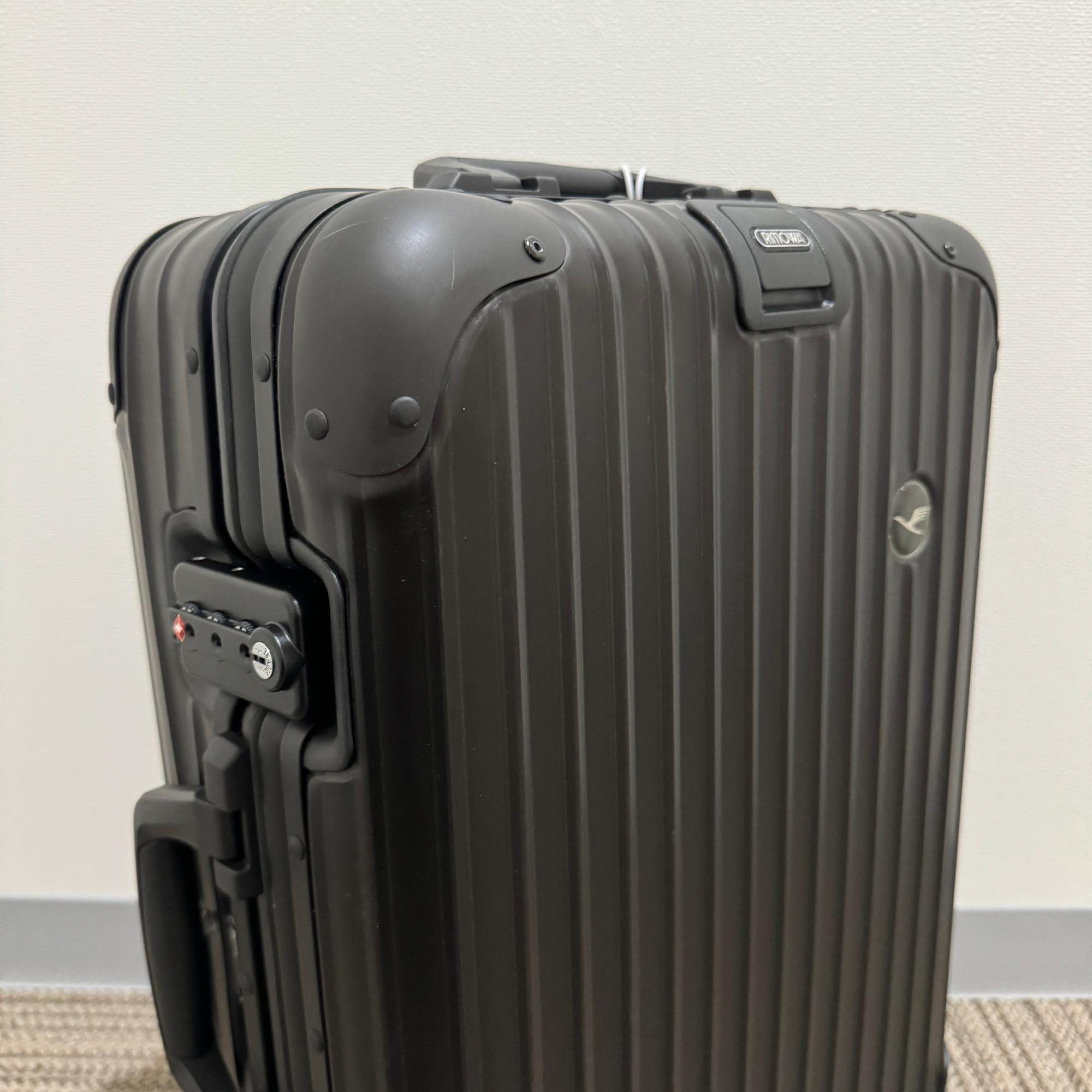 ルフトハンザ リモワ アルミニウムステルス 921.90.02.4 新品 32リットル 2輪