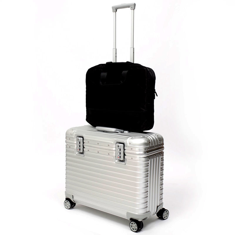 リモワ パイロット 923.50.00.4 在庫商品 34リットル 4輪
