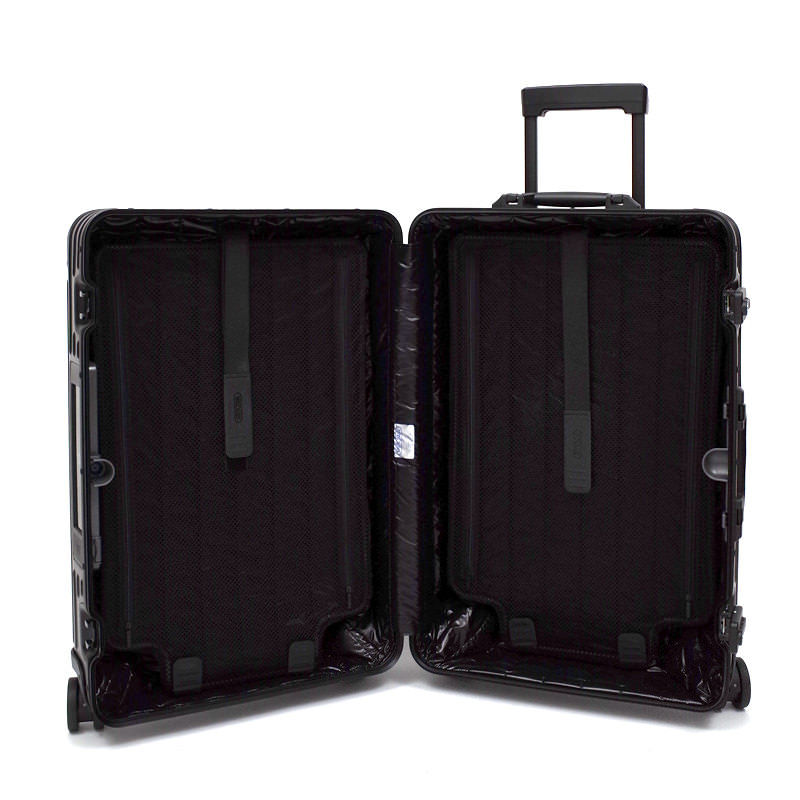 リモワ×モンクレール限定 在庫商品 67リットル 4輪