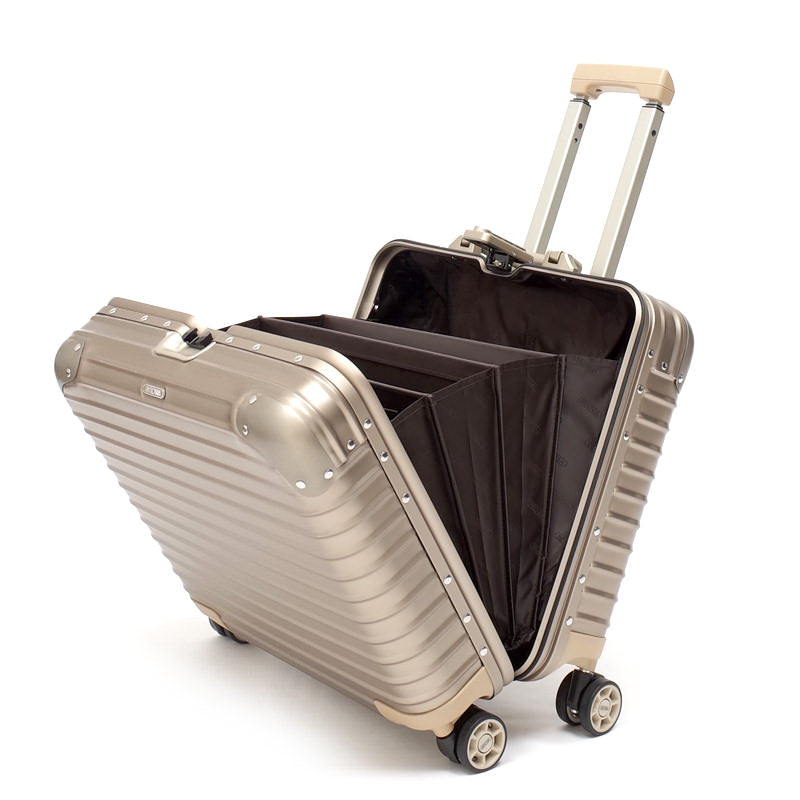 リモワ トパーズ チタニウム 923.40.03.4 在庫商品 26リットル 4輪