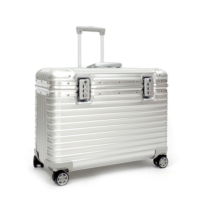 リモワ パイロット 923.51.00.4 在庫商品 37リットル 4輪