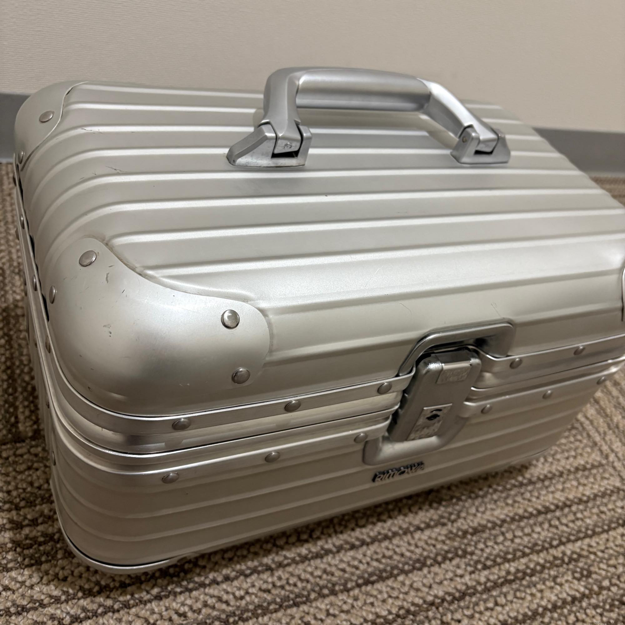 リモワ トパーズ ビューティーケース 中古商品 17リットル