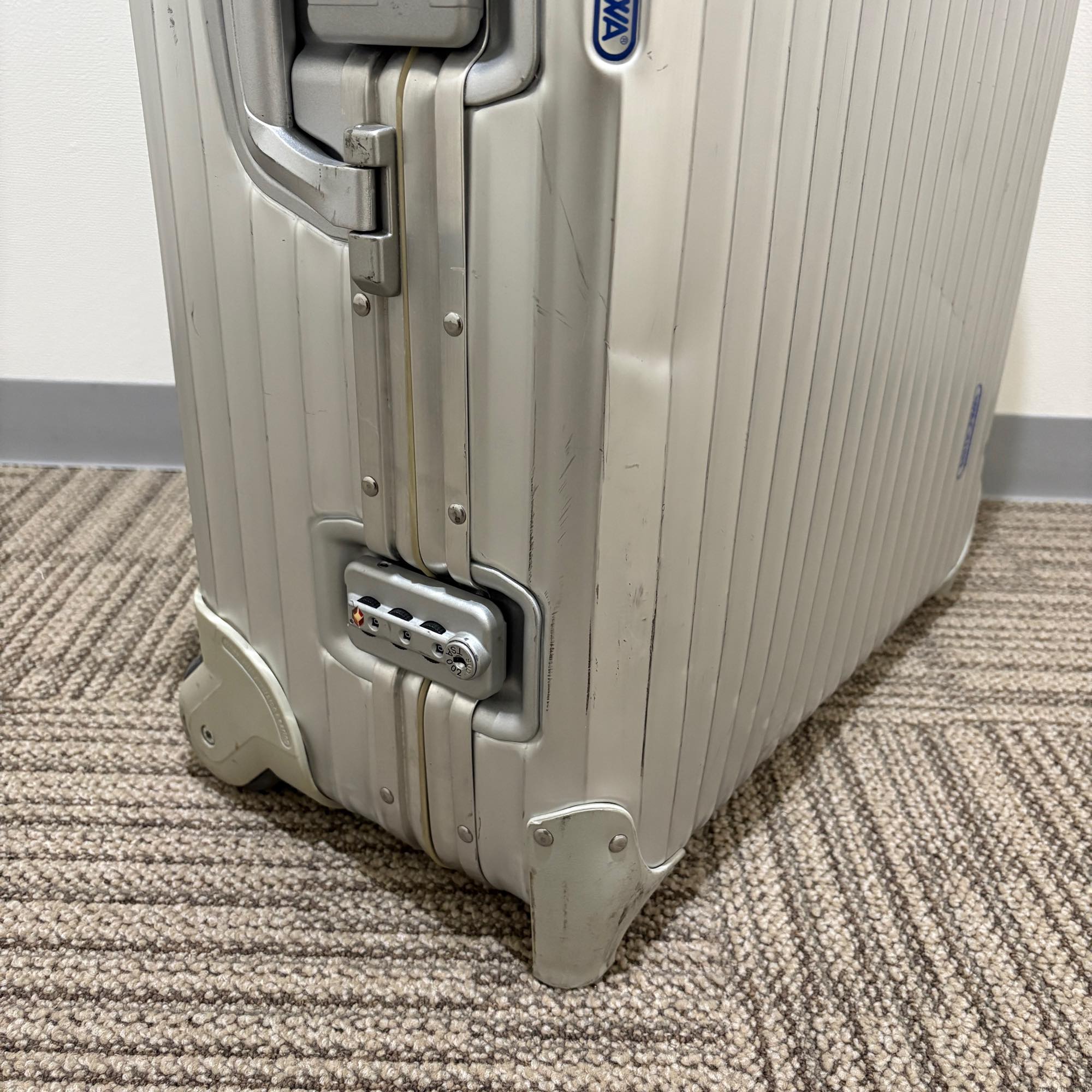 リモワ トパーズ 中古商品 930.70 82リットル 2輪