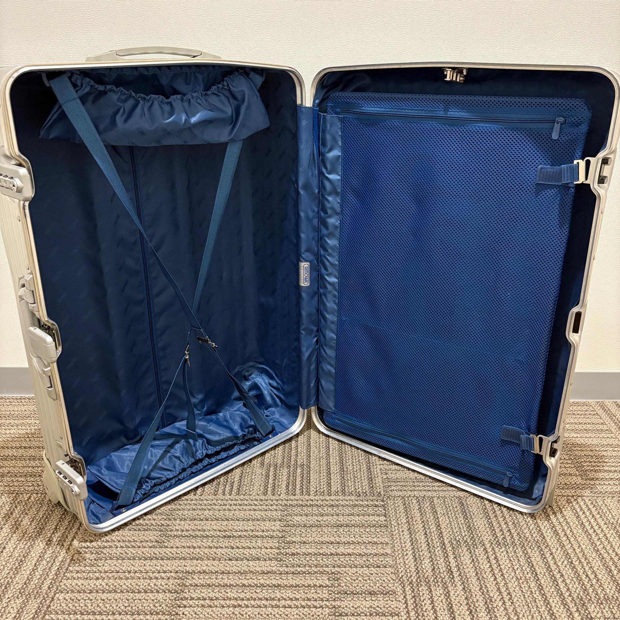 リモワ トパーズ 中古商品 930.70 82リットル 2輪