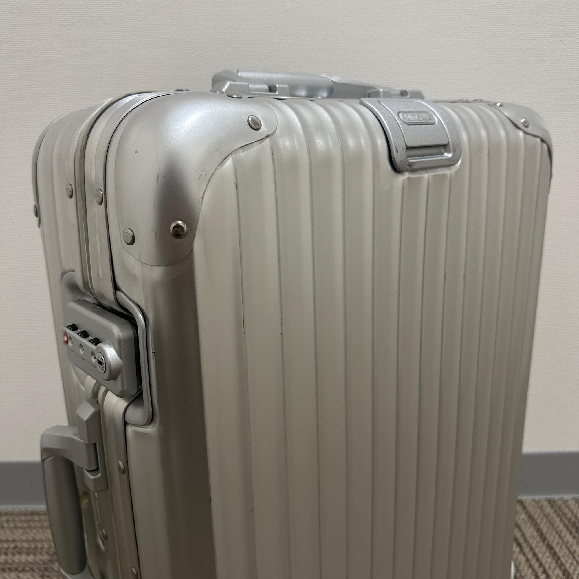 リモワ トパーズ 929.52-10 中古美品 32リットル 2輪