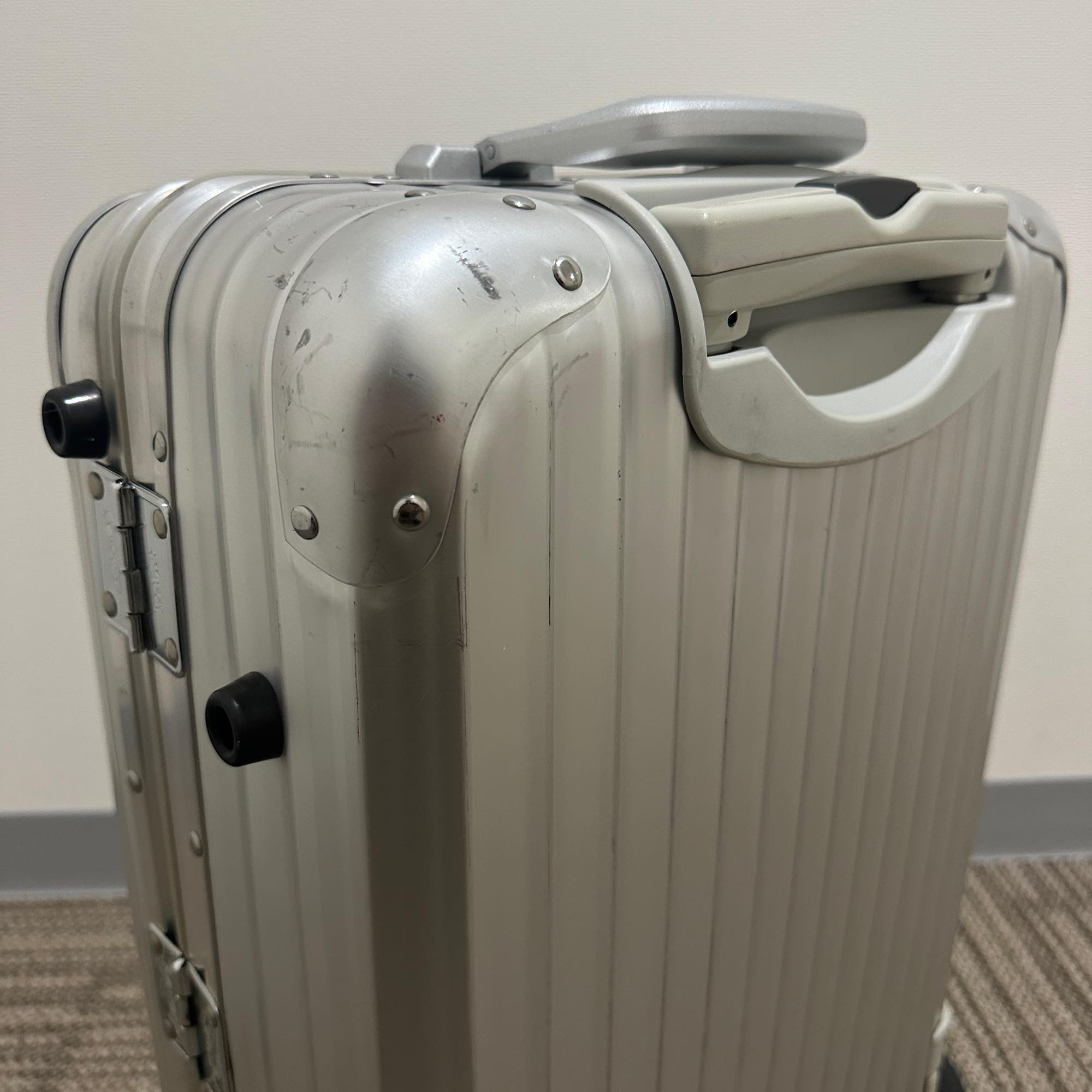 リモワ トパーズ 929.52-10 中古美品 32リットル 2輪