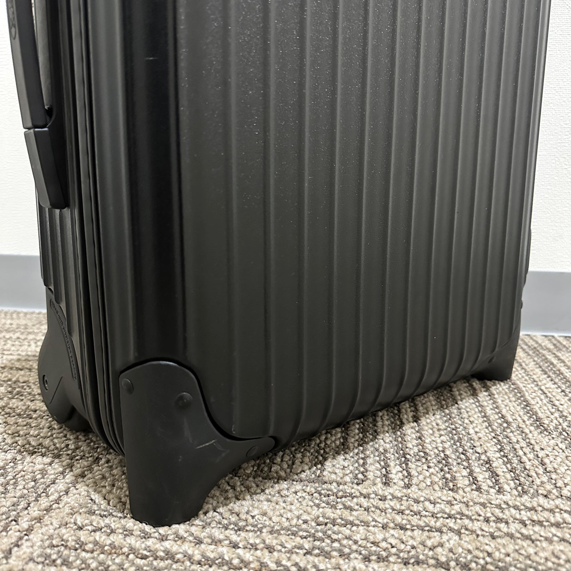 リモワ サルサ 851.52-11 32リットル 中古商品 2輪