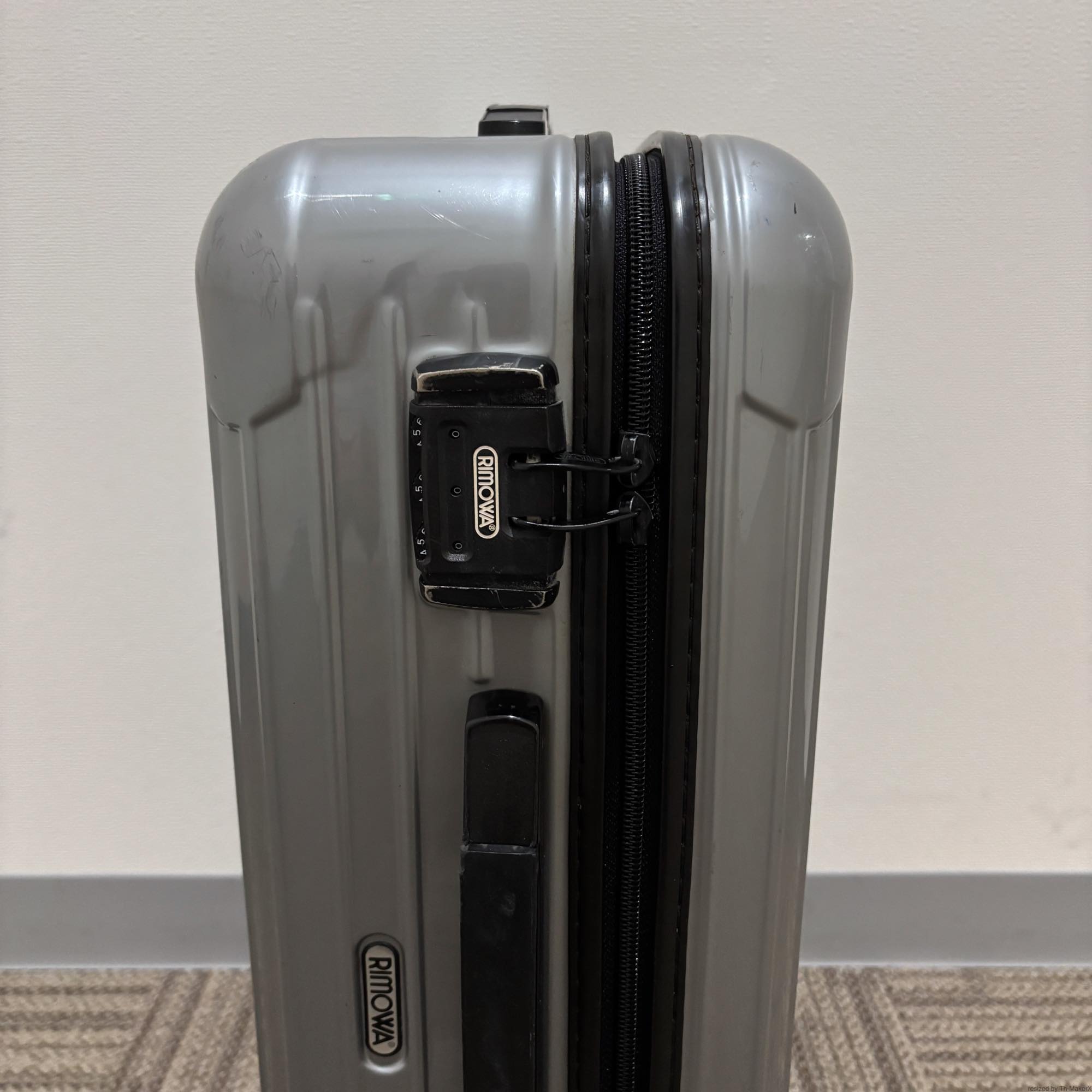 リモワ エッセンシャル(サルサ) 中古商品 856.52-11 35リットル 2輪