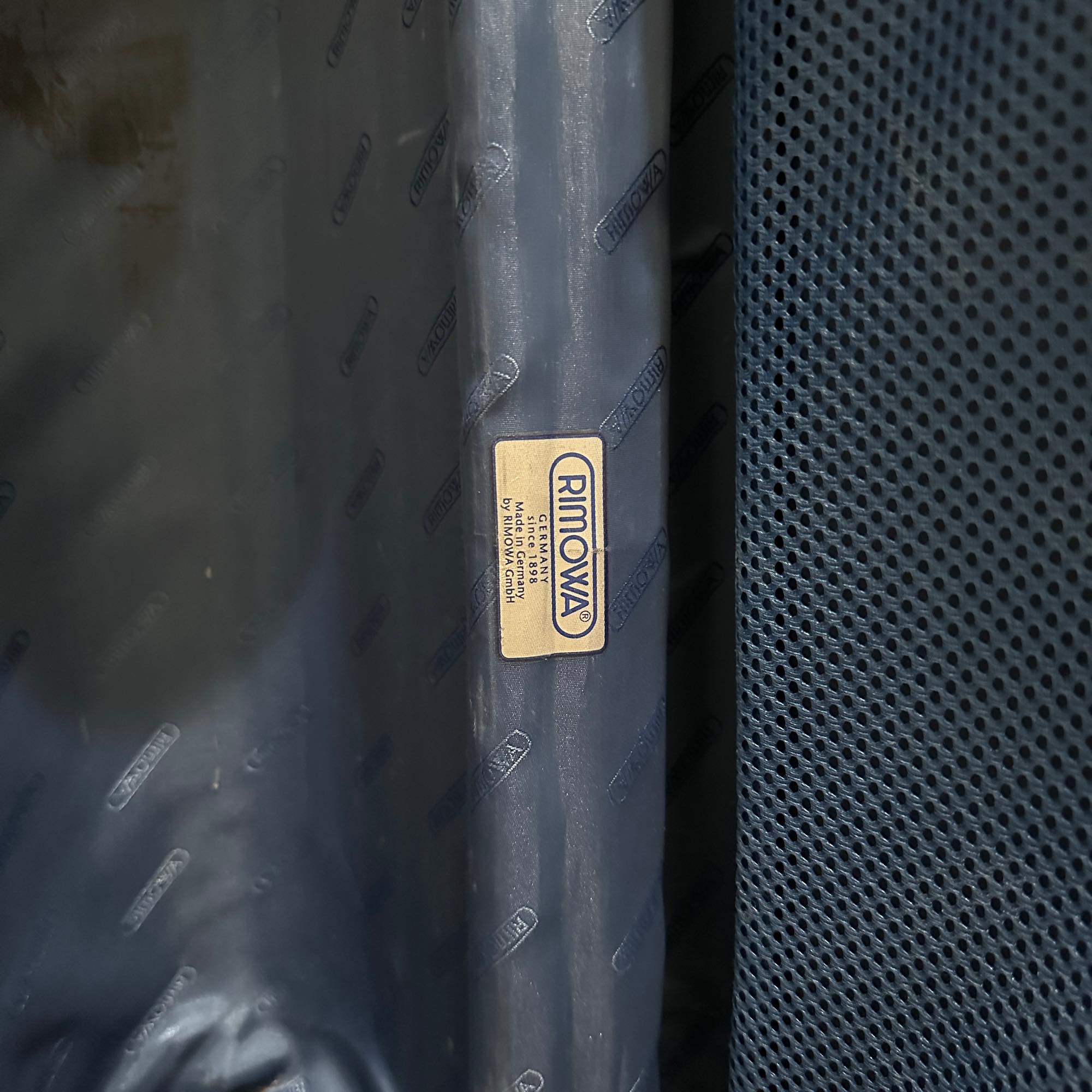 リモワ トパーズ 929.52-11 中古商品 32リットル 2輪