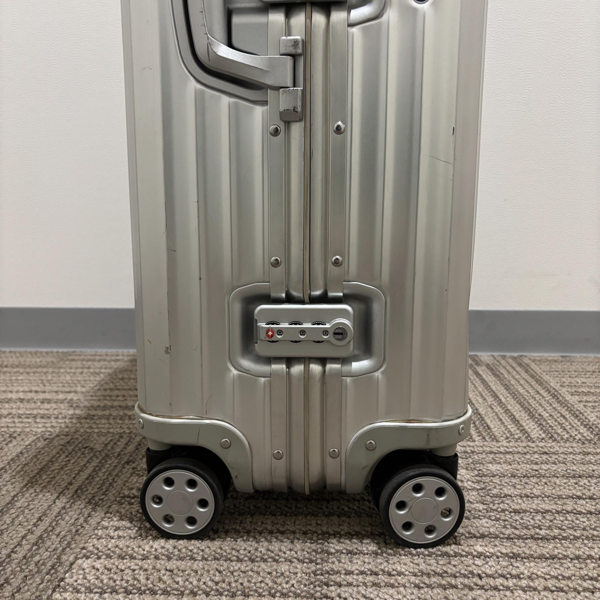 リモワ オリジナル(トパーズ) 中古商品 932.77-11 104リットル 4輪