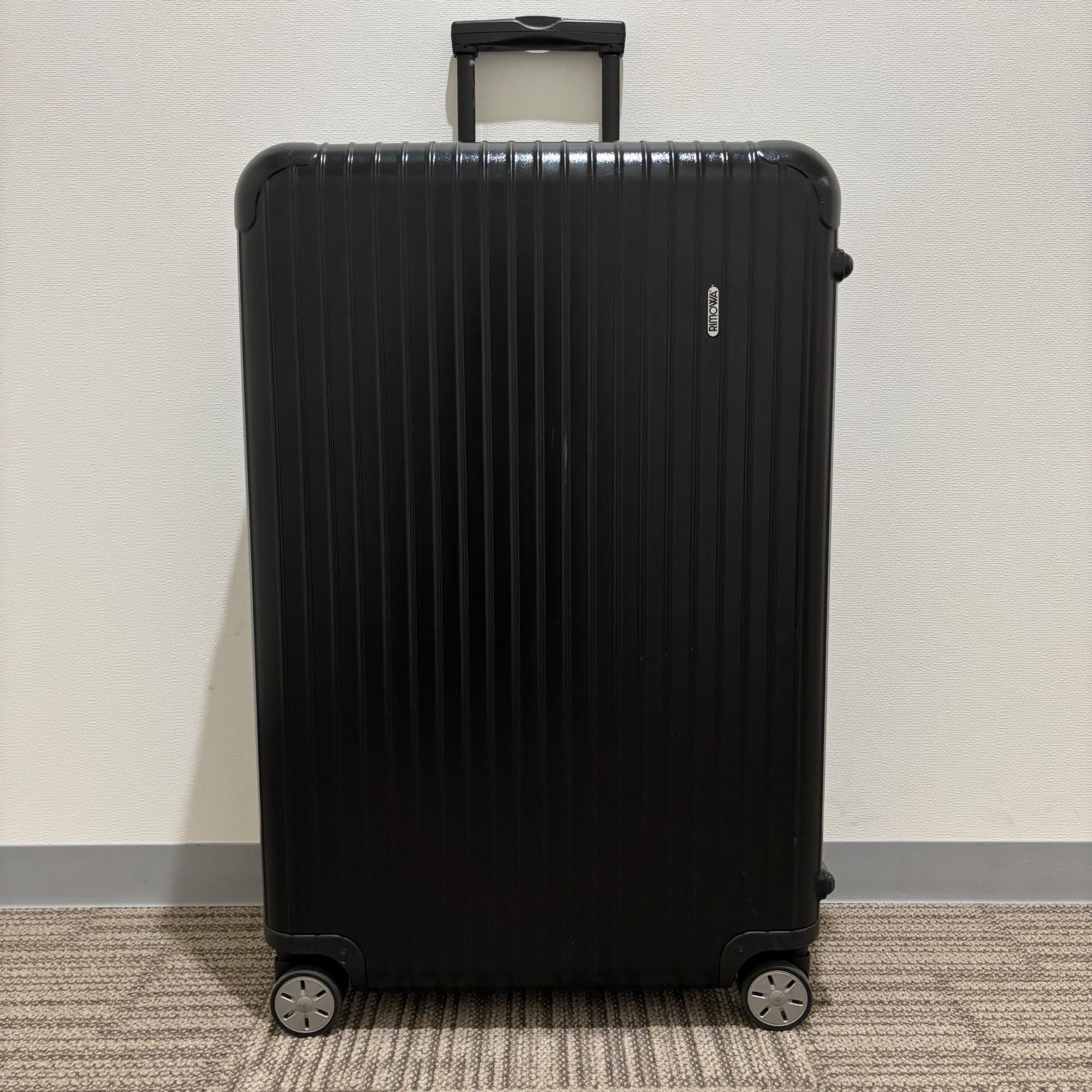 リモワ エッセンシャル(サルサ) 871.77-13 107リットル 中古美品 4輪