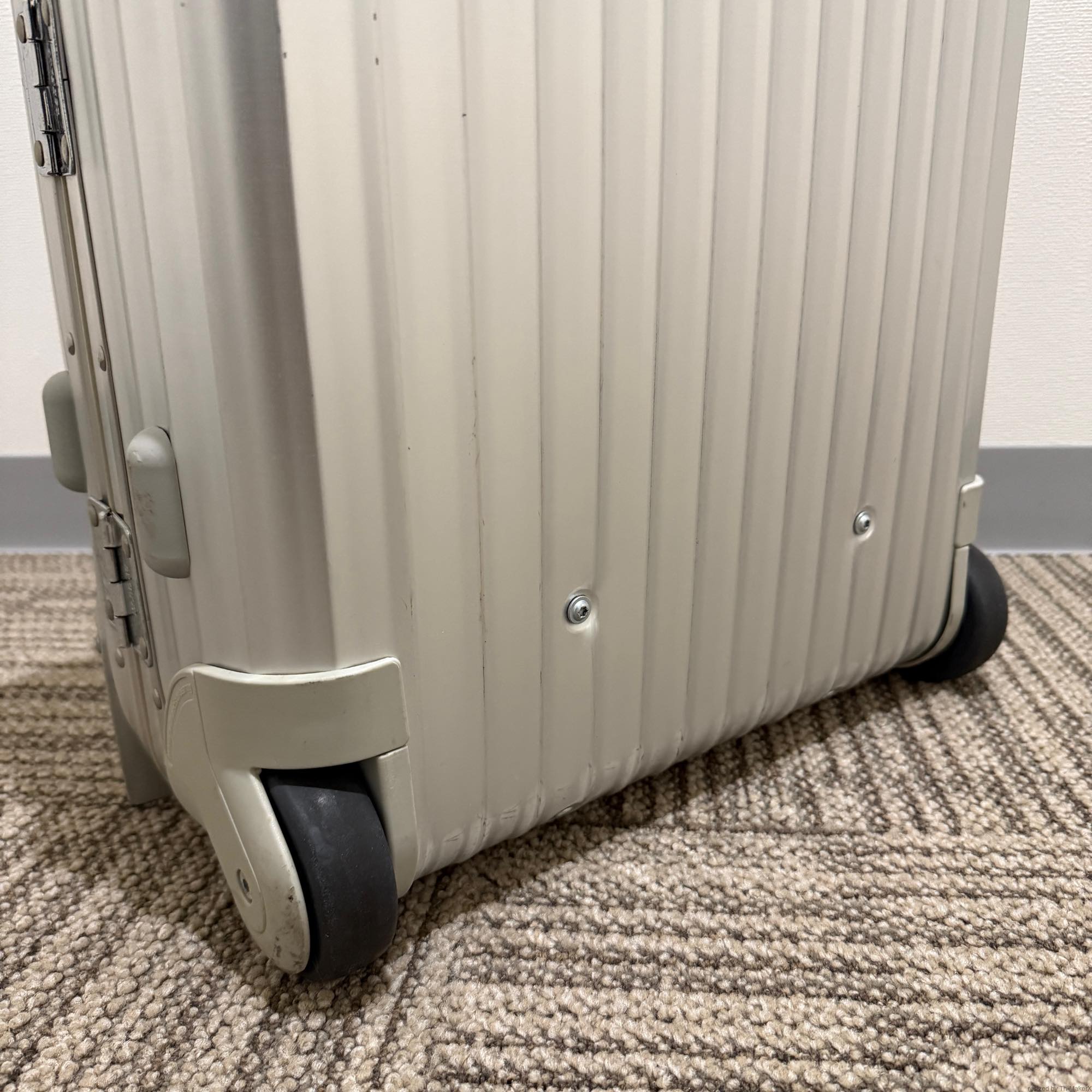 リモワ トパーズ 929.52-13 中古美品 32リットル 2輪