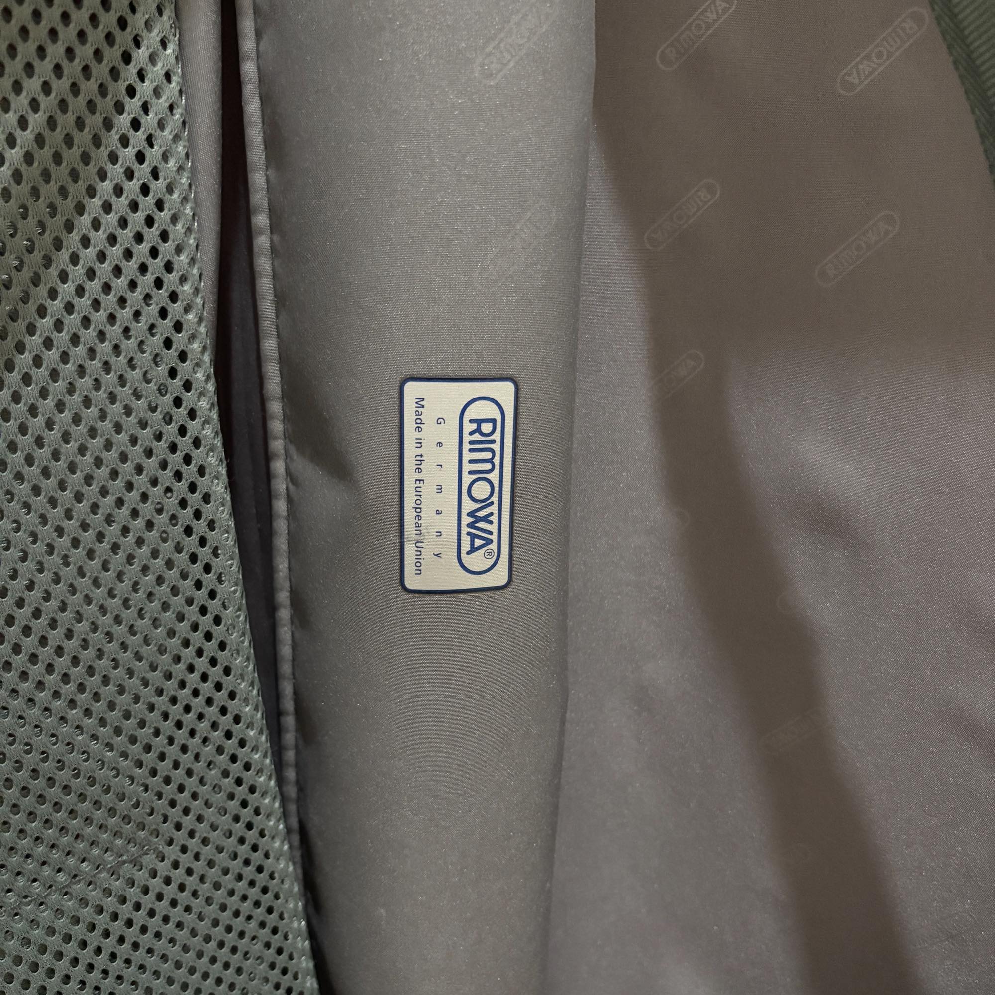 リモワ エッセンシャル(サルサ) 855.52-14 35リットル 中古美品 2輪