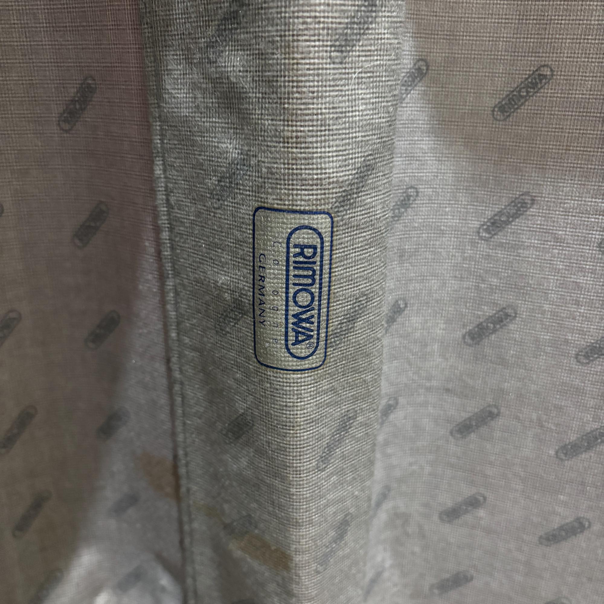 リモワ エッセンシャル(サルサ) 855.52-17 35リットル 中古美品 2輪