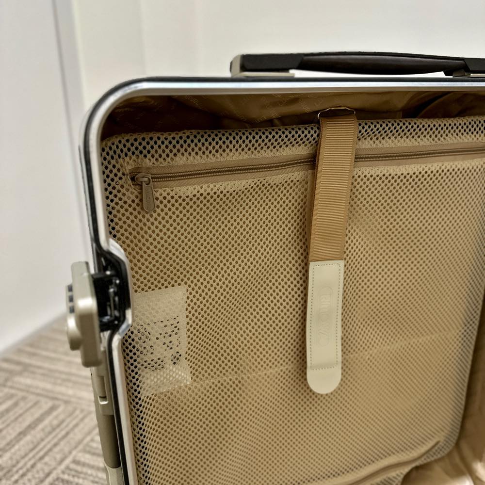 ルフトハンザ リモワ エレガンス 1732955 49リットル 中古商品 4輪