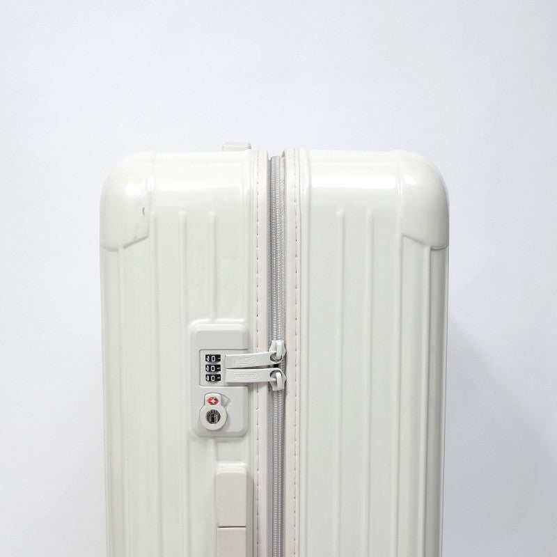 リモワ ユナイテッドアローズ限定 サルサ 810.90 中古商品 86リットル 4輪