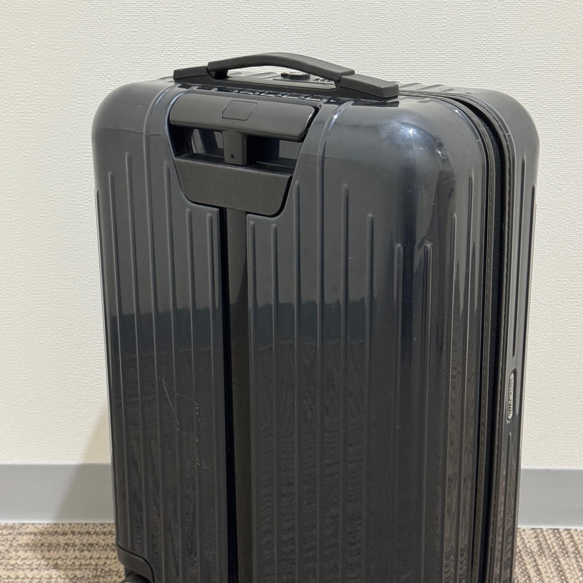 リモワ サルサエアー 中古美品 825.52-2 33リットル 4輪