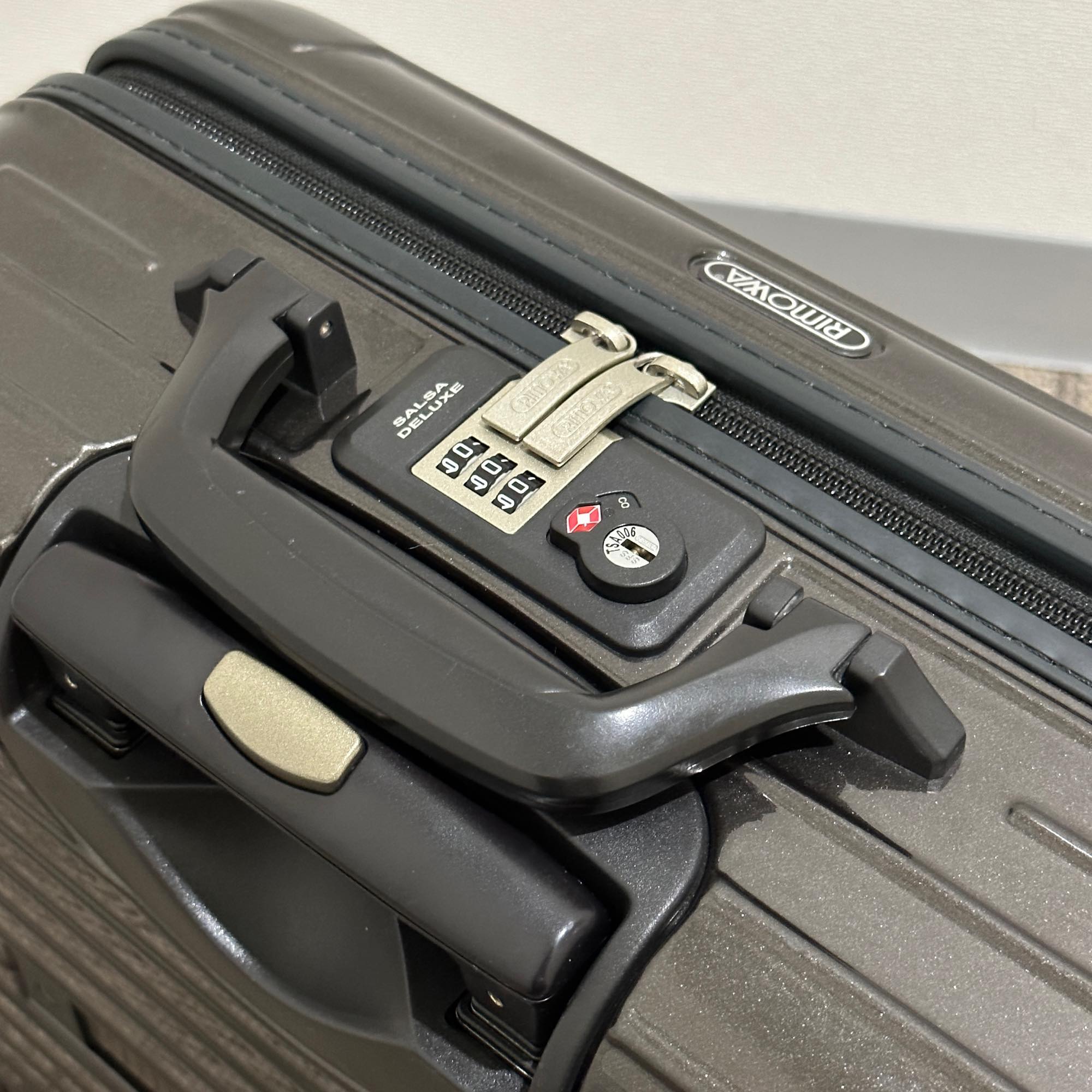 リモワ サルサデラックス 830.40-2 中古美品 25リットル 2輪
