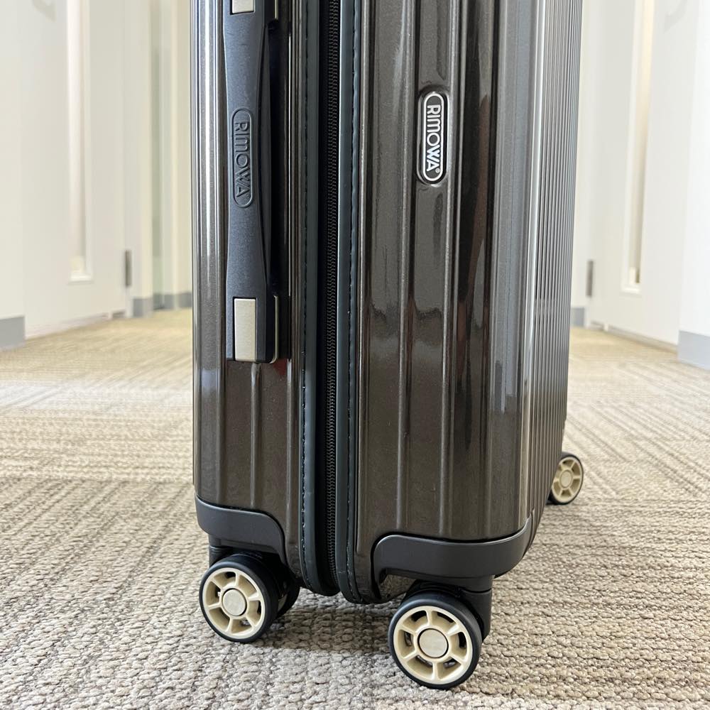 リモワ サルサ デラックス 830.52.50.4-2 32リットル 中古商品 4輪
