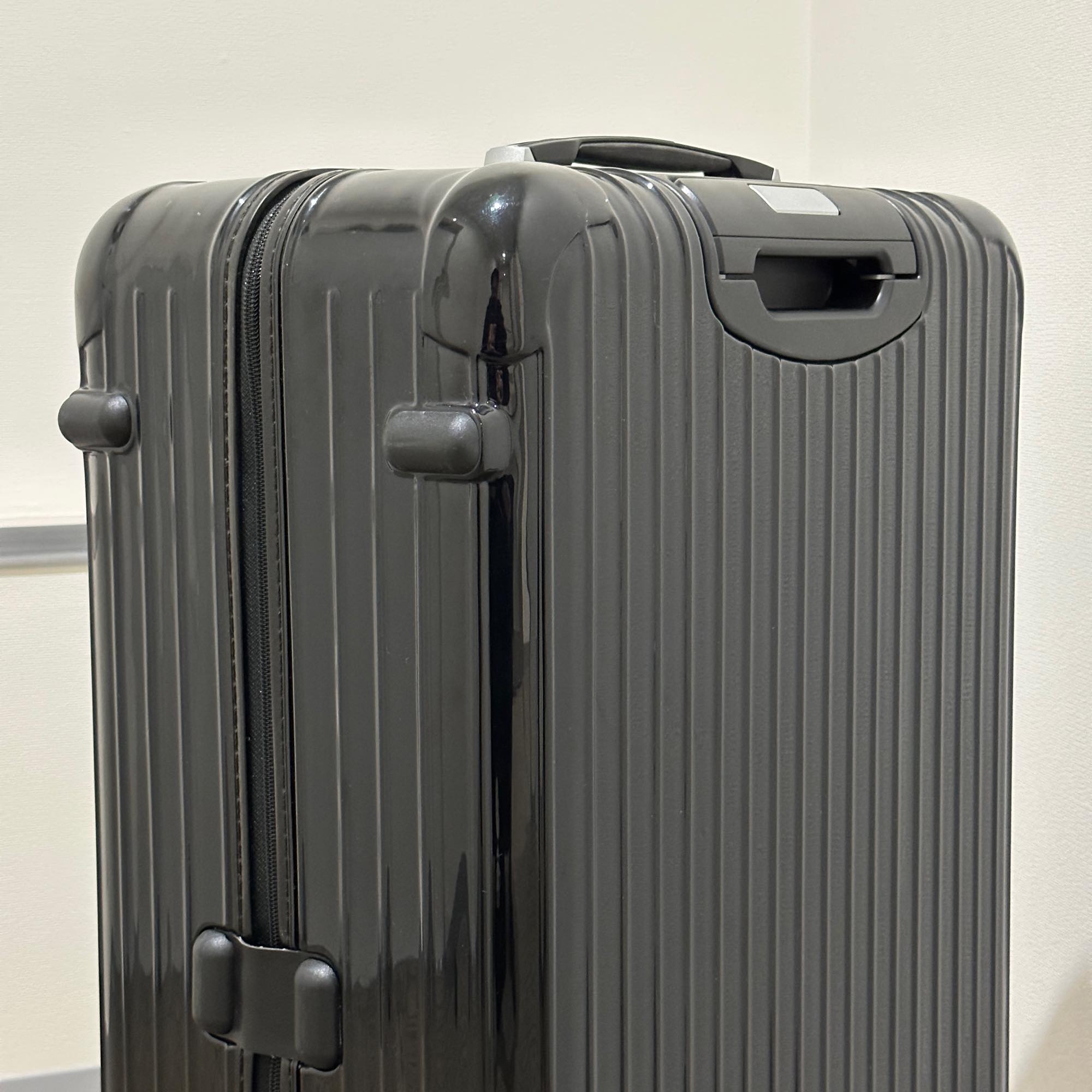 リモワ サルサ デラックス 830.70.50.4 78リットル 中古美品 4輪