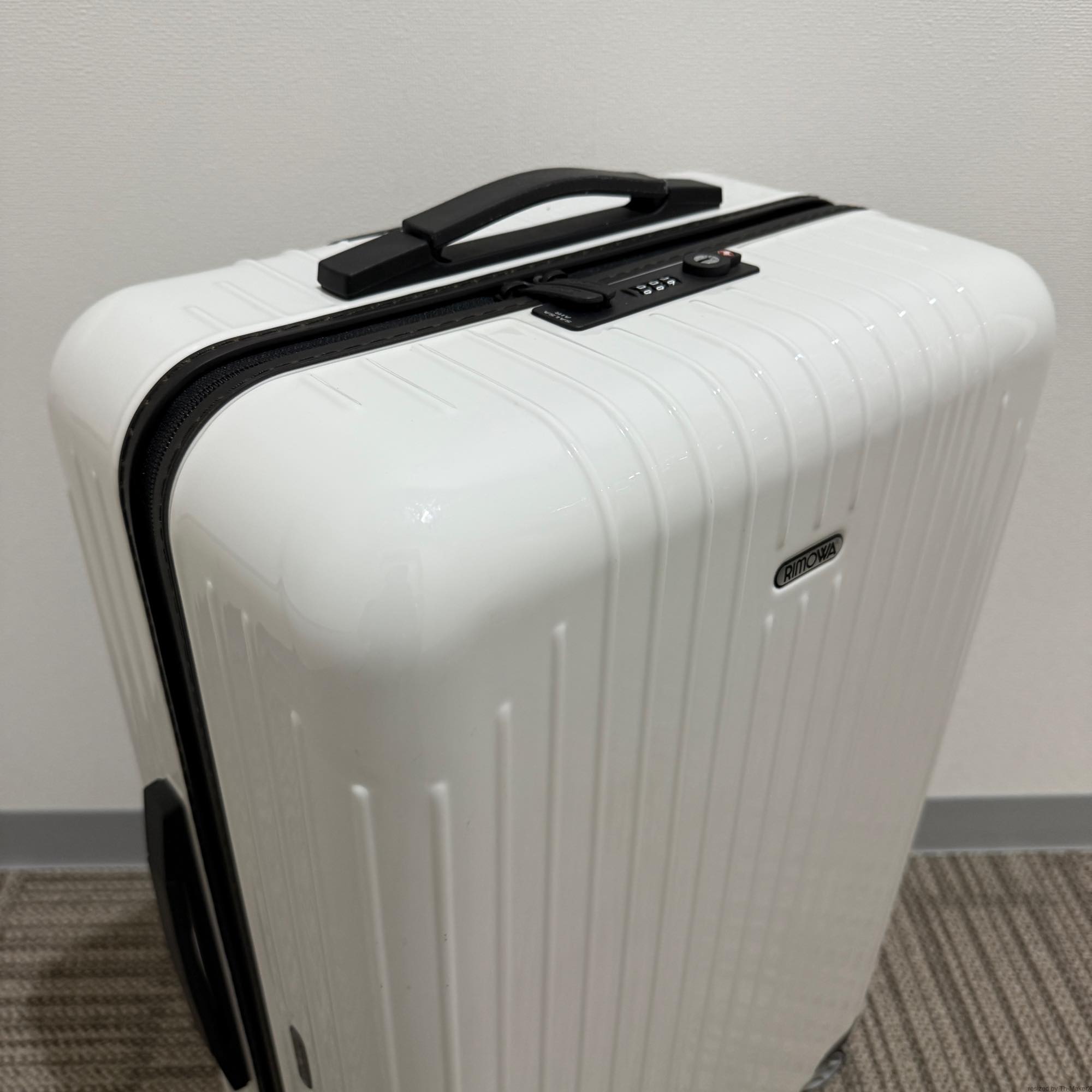 リモワ サルサエアー 845.63-2 中古美品 64リットル 4輪