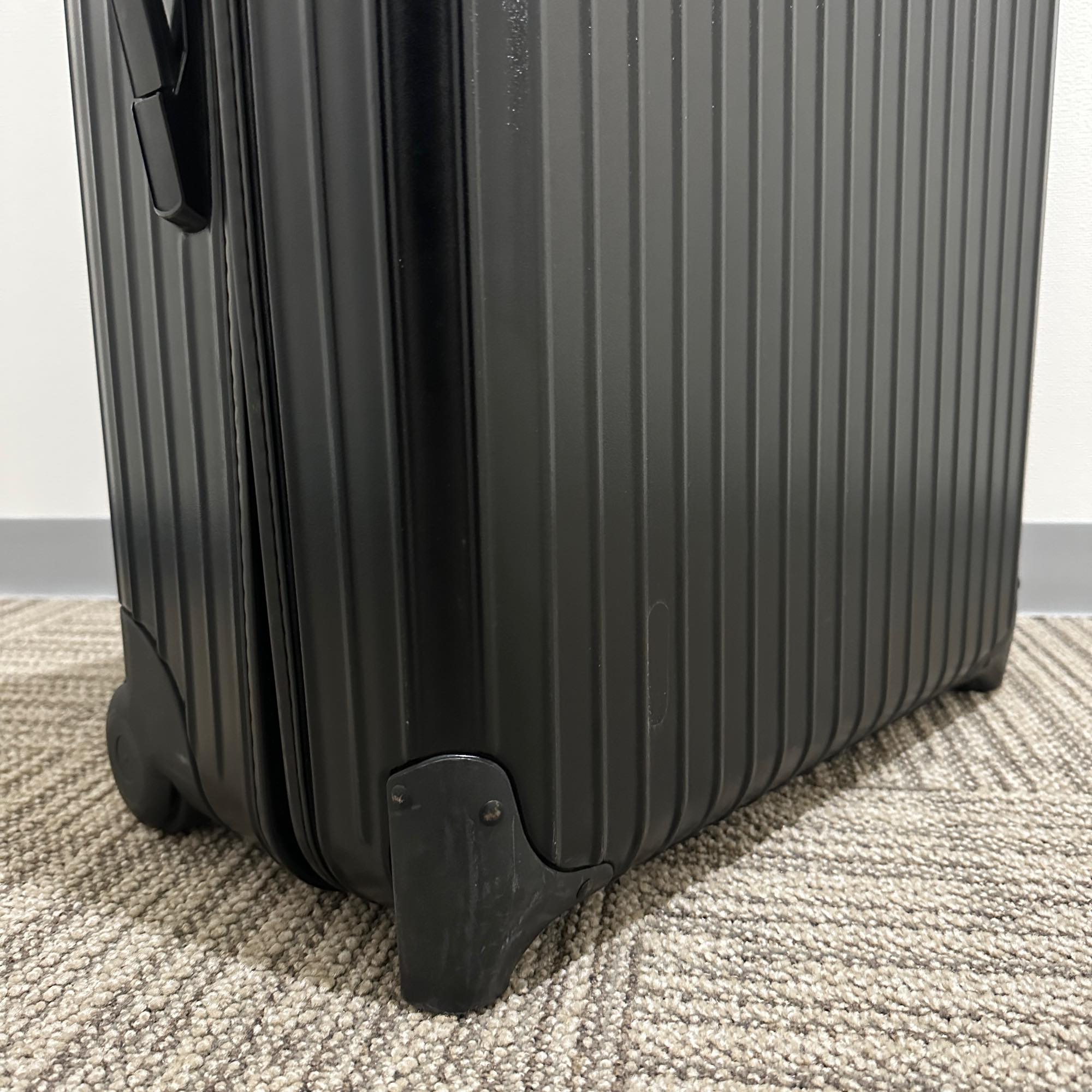 リモワ サルサ 851.70-2 87リットル 中古商品 2輪