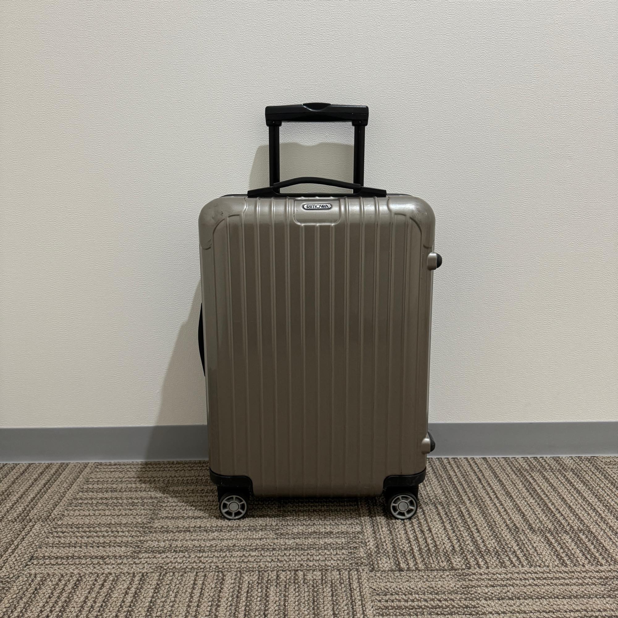 リモワ サルサ 中古美品 869.52-2 35リットル 4輪