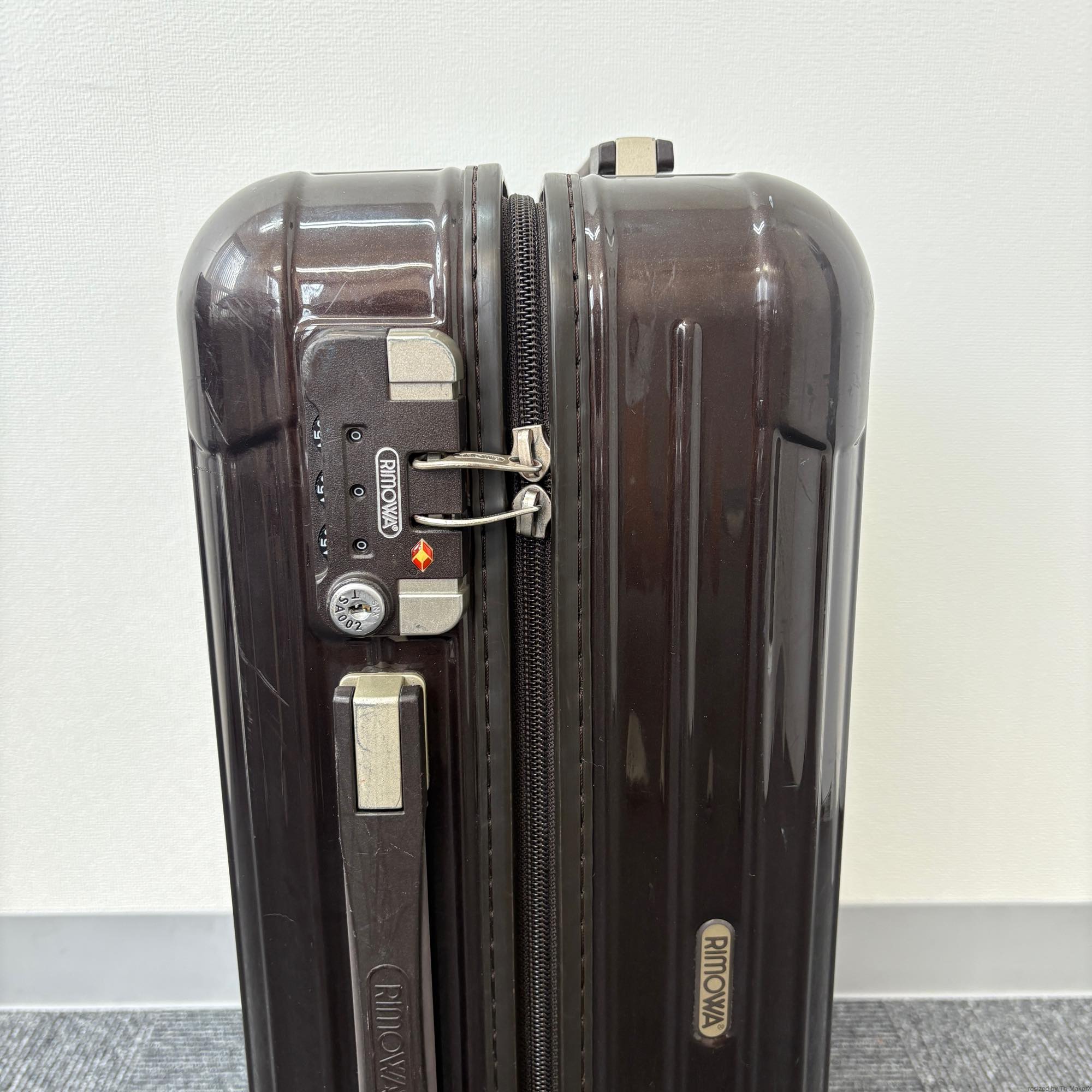 リモワ サルサデラックス(エッセンシャル) 872.52-2 33リットル 中古美品 4輪