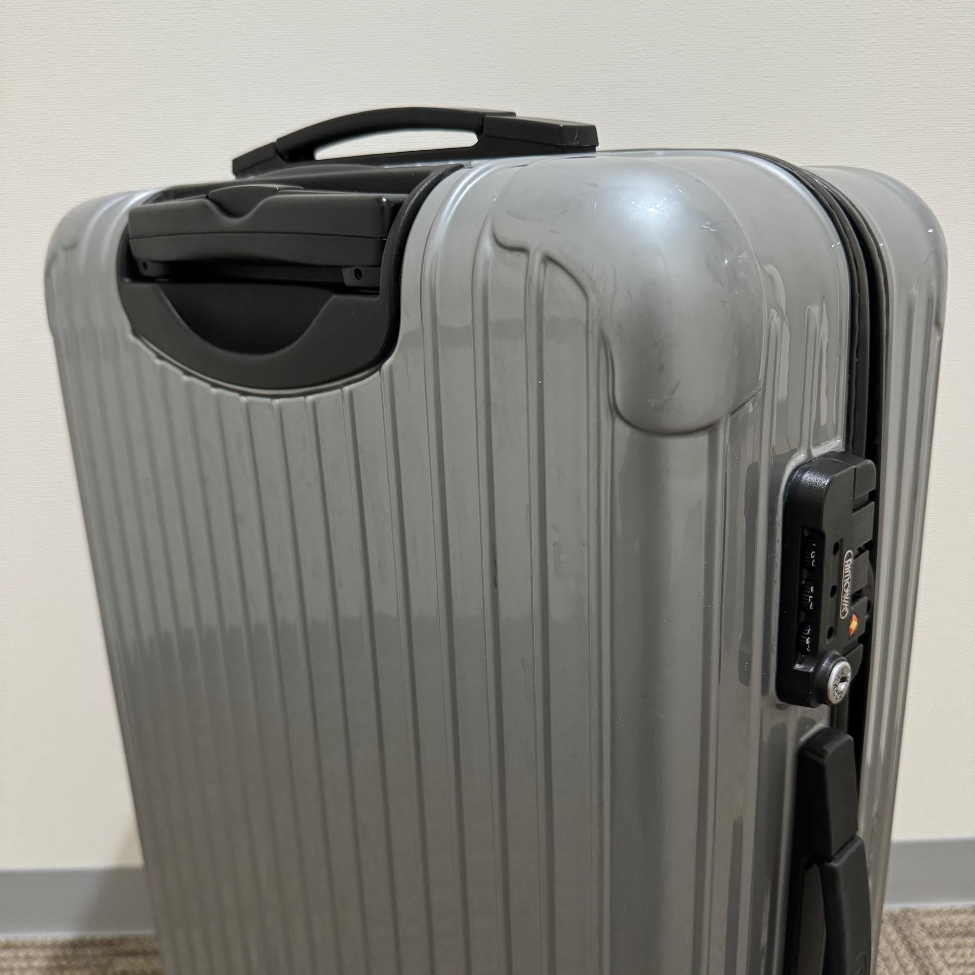 リモワ サルサ 中古美品 876.63-2 63リットル 4輪