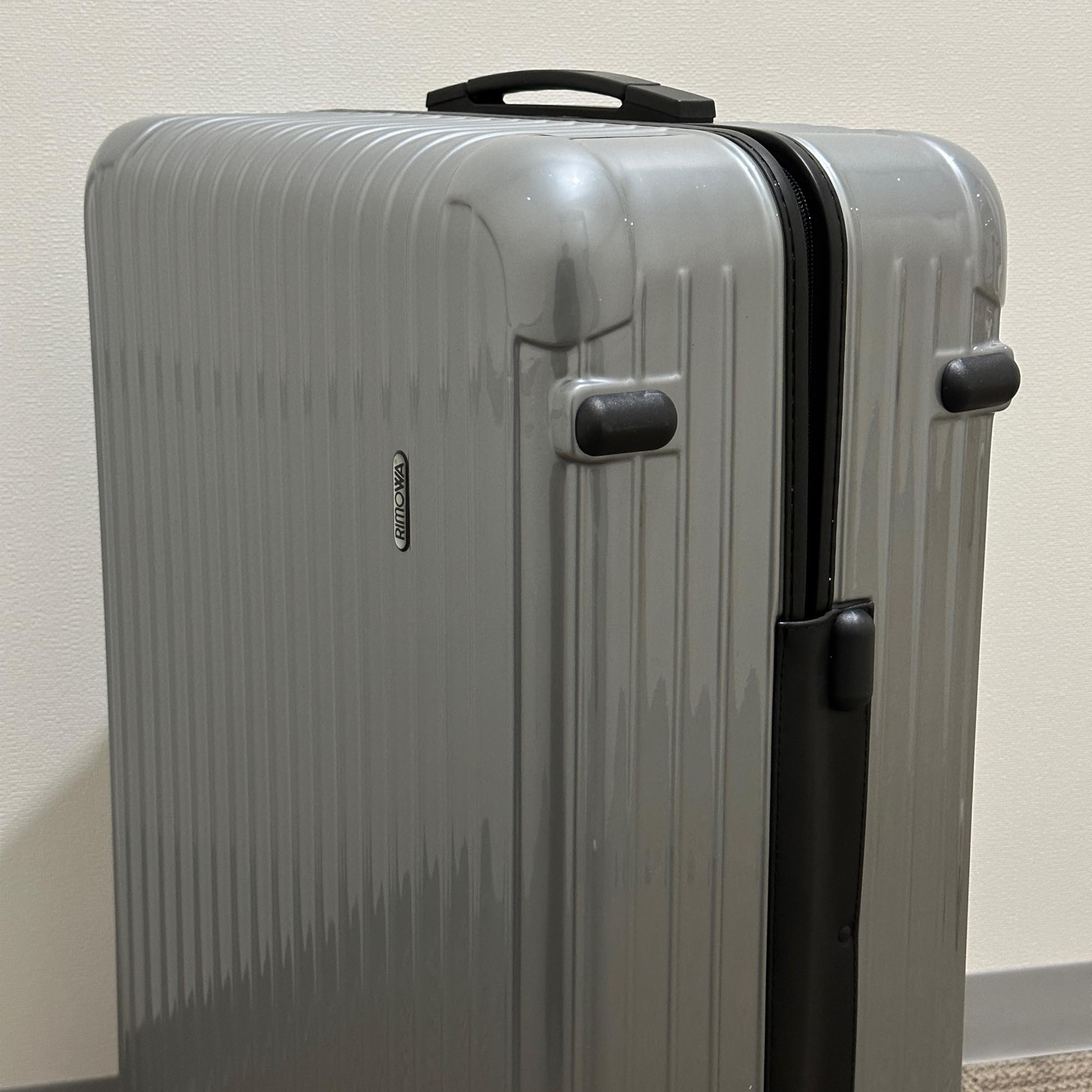 リモワ サルサ 876.70-2 82リットル 中古美品 4輪