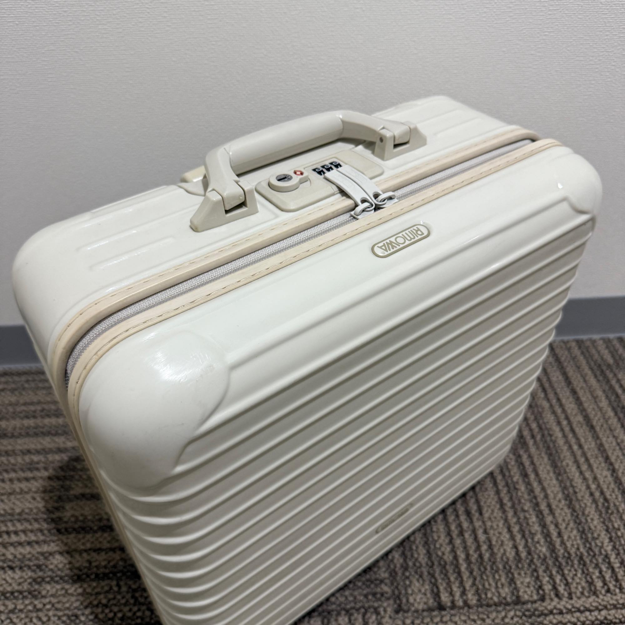 リモワ ユナイテッドアローズ限定サルサ 895.47-2 中古美品 20リットル 2輪