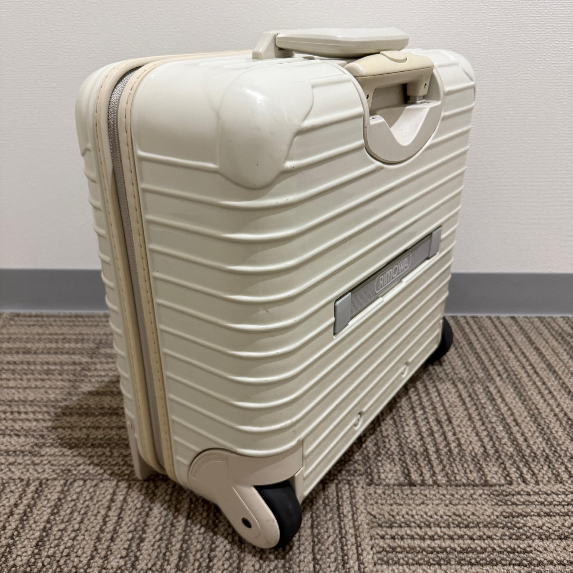 リモワ ユナイテッドアローズ限定サルサ 895.47-2 中古美品 20リットル 2輪