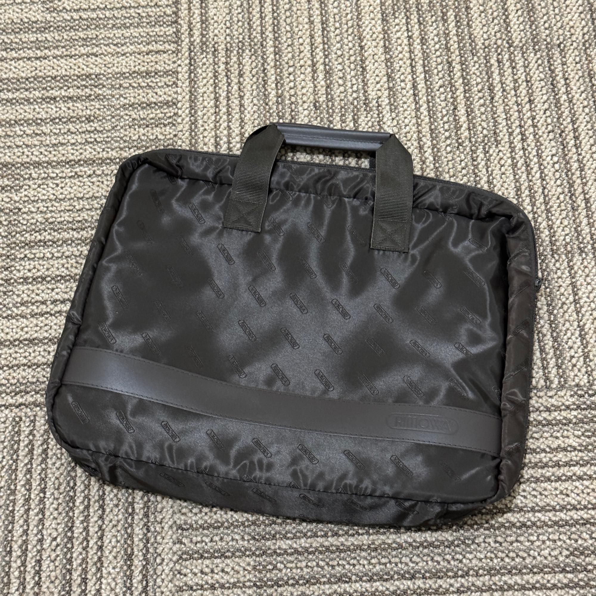 リモワ トパーズ チタニウム 920.40.03.2-2 中古美品 28リットル 2輪