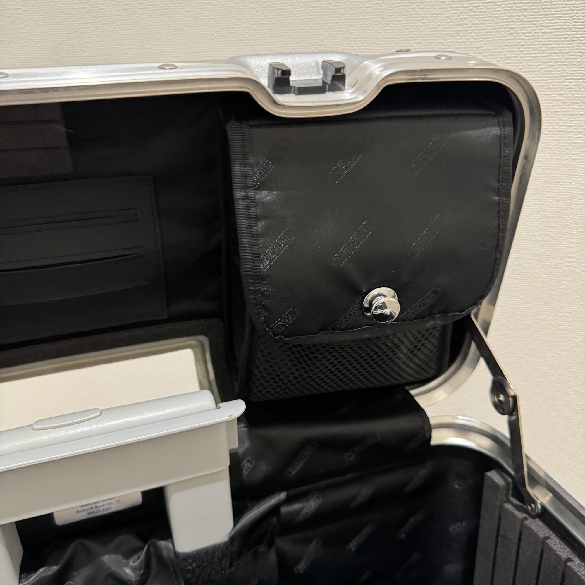 リモワ パイロット 中古美品 923.50-2 34リットル 2輪
