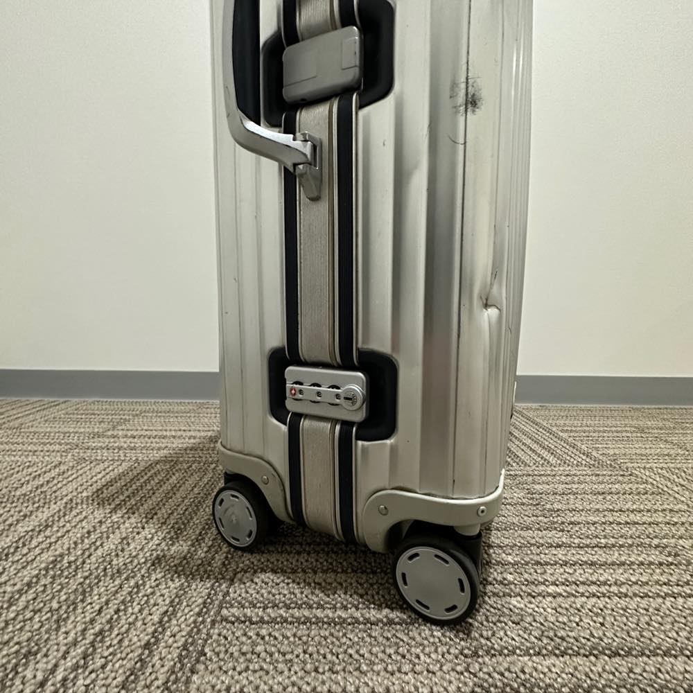 リモワ シルバーインテグラル 中古品 U923.77-2 104リットル 4輪