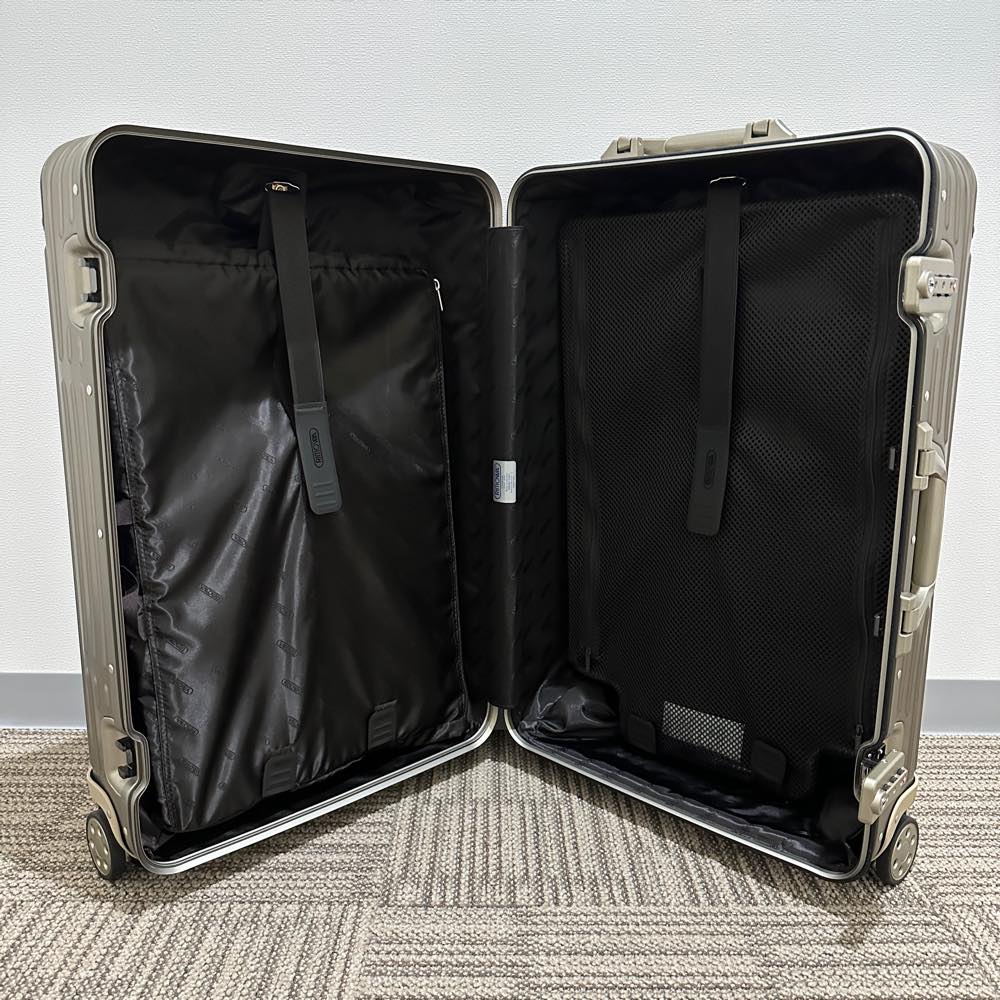 リモワ トパーズ チタニウム 中古美品 924.63.03.4-2 64リットル 4輪