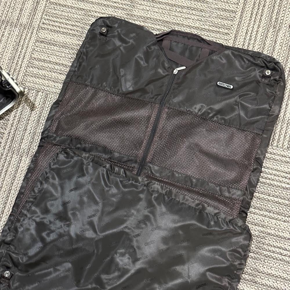 リモワ トパーズ チタニウム 中古美品 924.63.03.4-2 64リットル 4輪